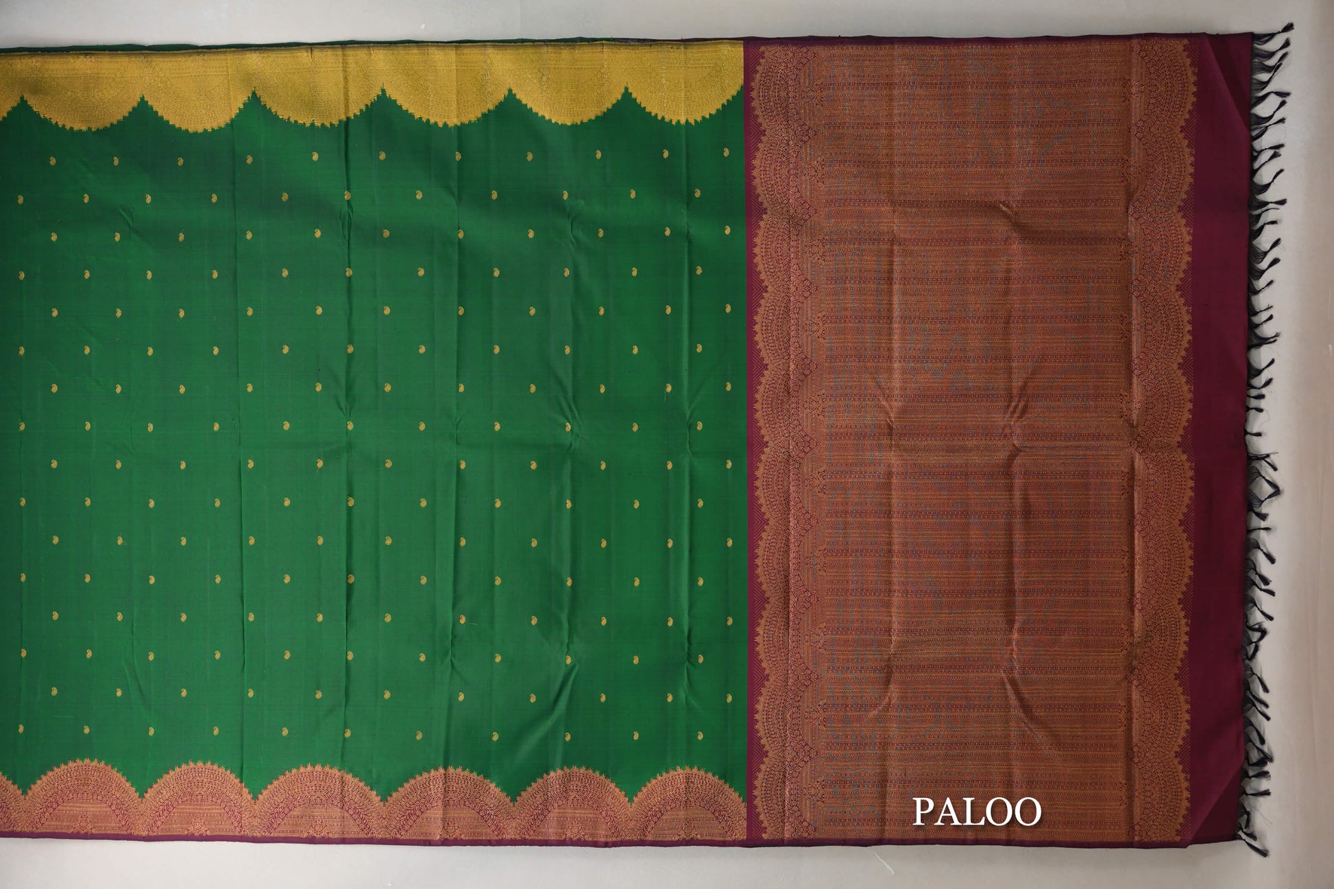 Forest Green with Deep Reddish Pink / Olive Green Borders Vintage Kanjivaram Silk Saree paloo