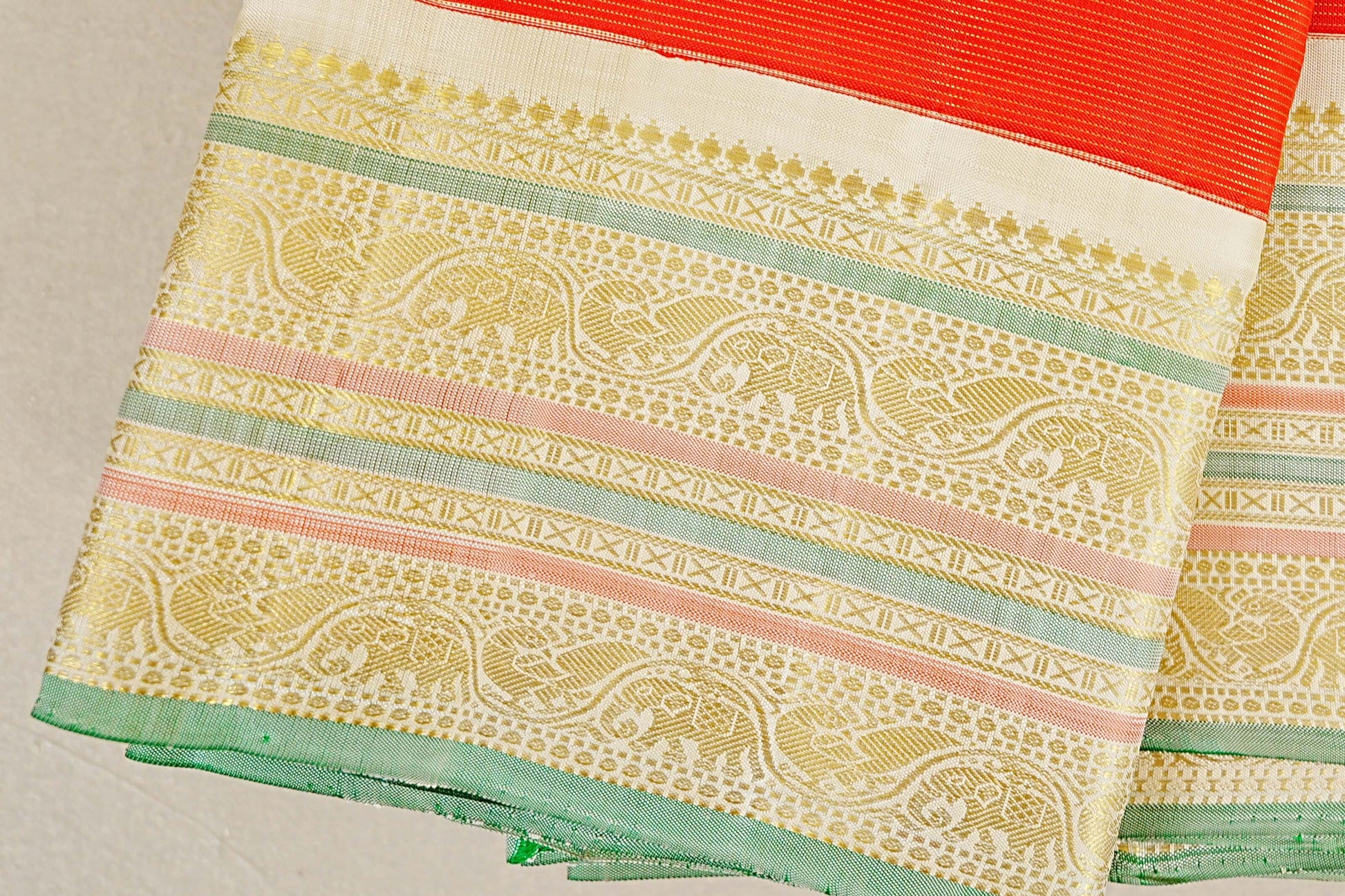 Bright Red Vaira Oosi Vintage Kanjivaram Silk Saree borders zoom