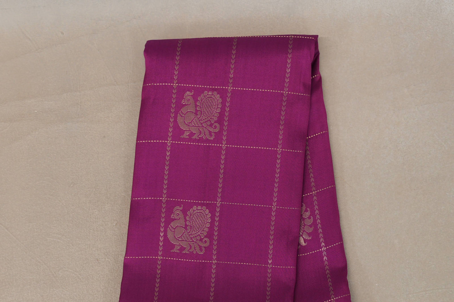 Bright Magenta with Pastel Pink Borders Light Weight Kanjivaram Silk Saree body