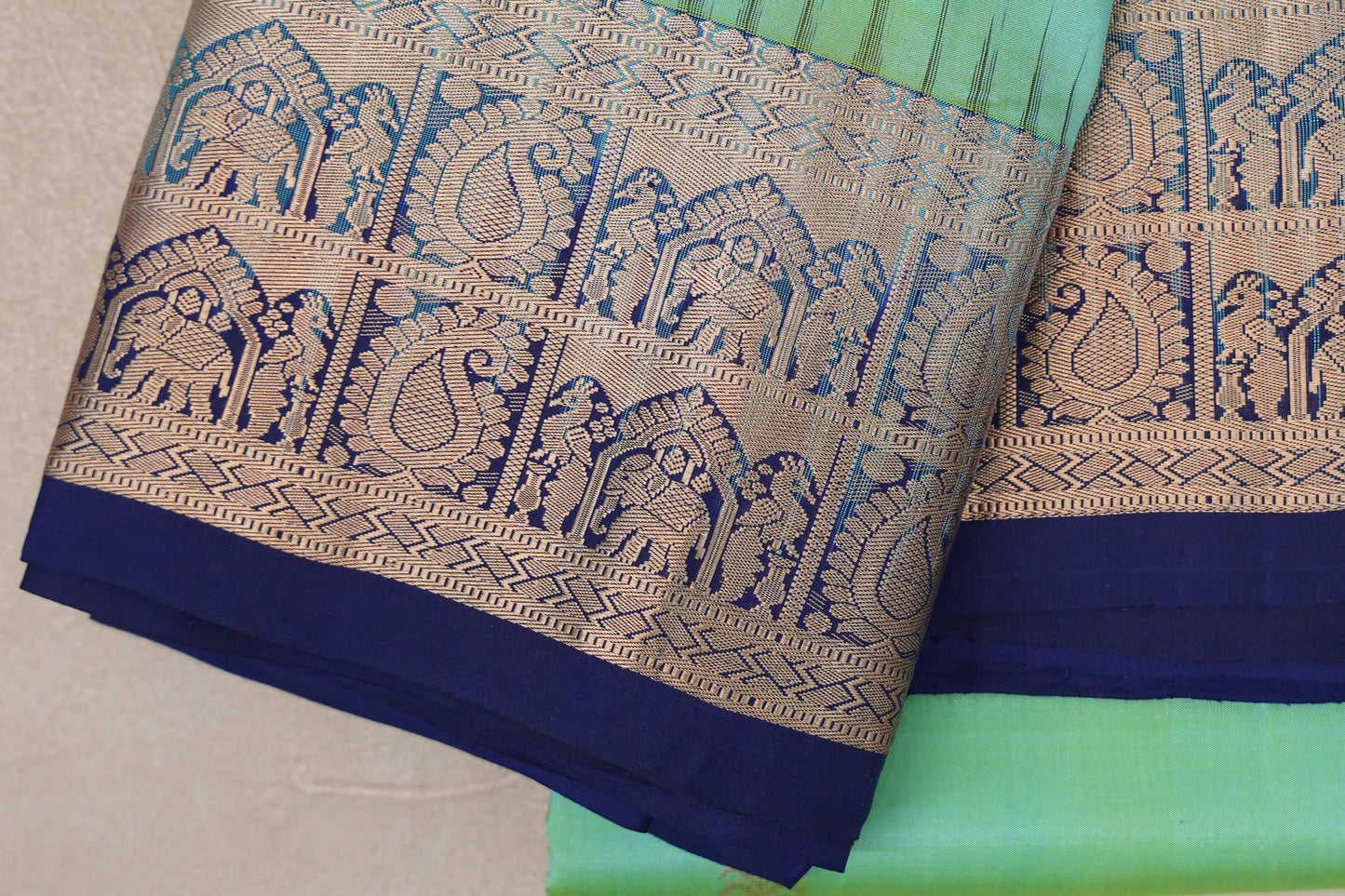 Yellowish Green Light Weight Kanjivaram Silk Saree border