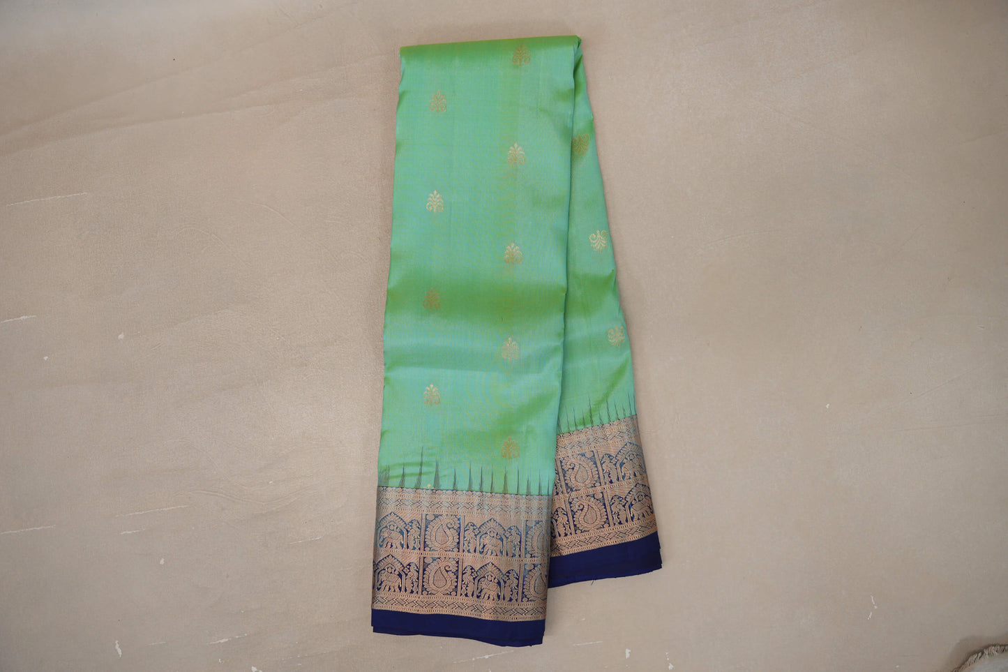 Online Yellowish Green with Deep Blue Borders Light Weight Kanjivaram Silk Saree