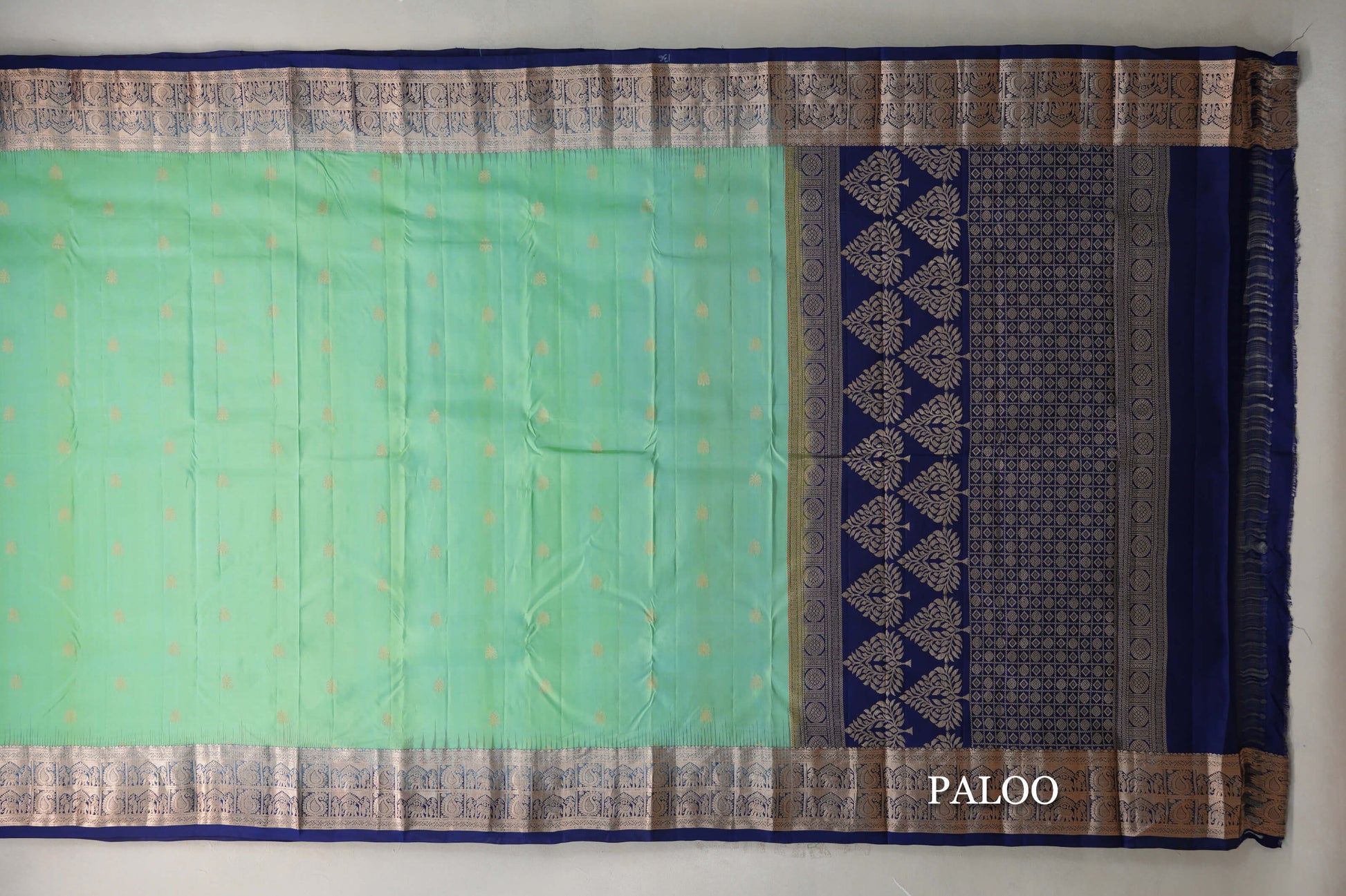 Yellowish Green with Deep Blue Borders Light Weight Kanjivaram Silk Saree paloo