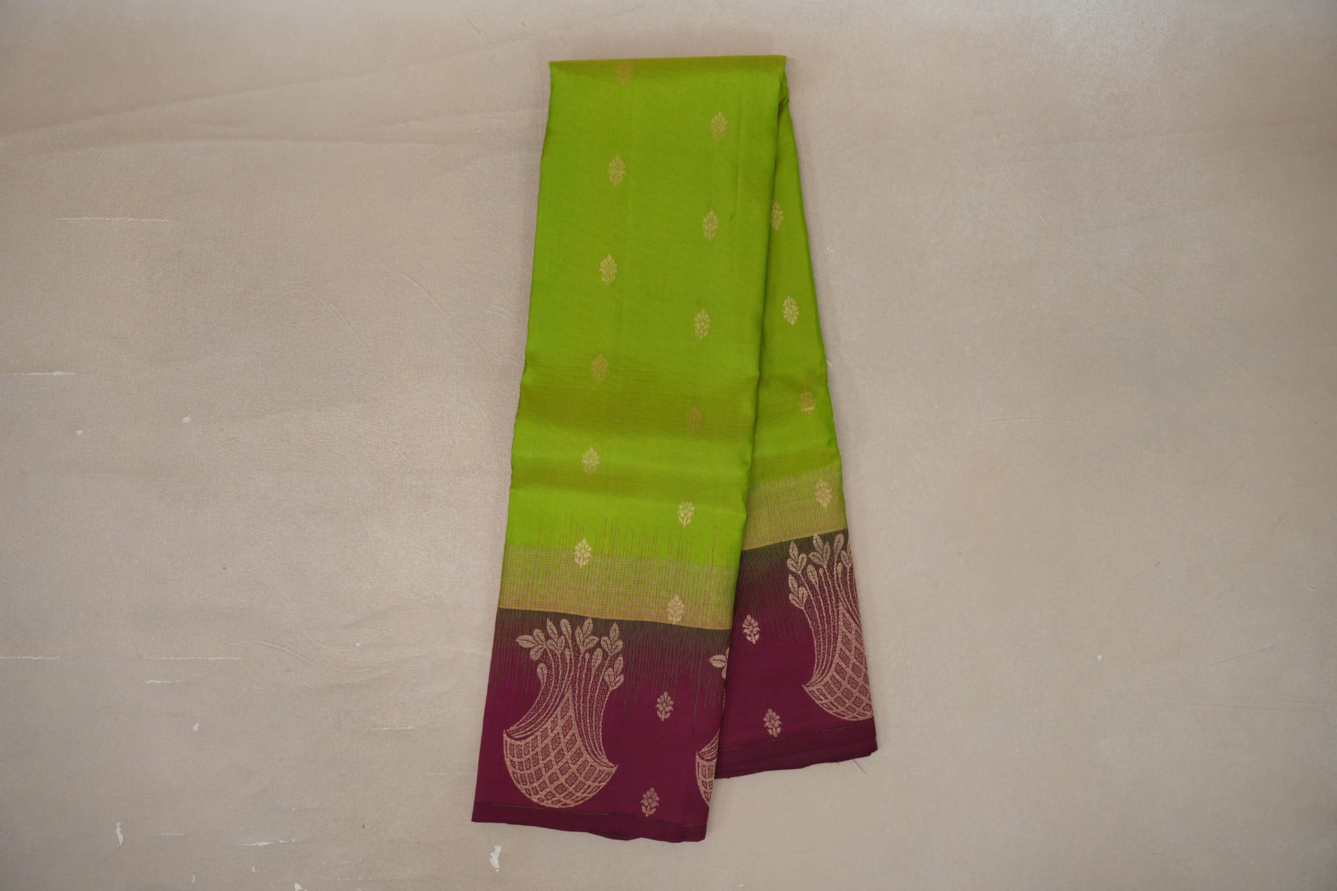 Online Parrot Green with Deep Magenta Borders Light Weight Kanjivaram Silk Saree