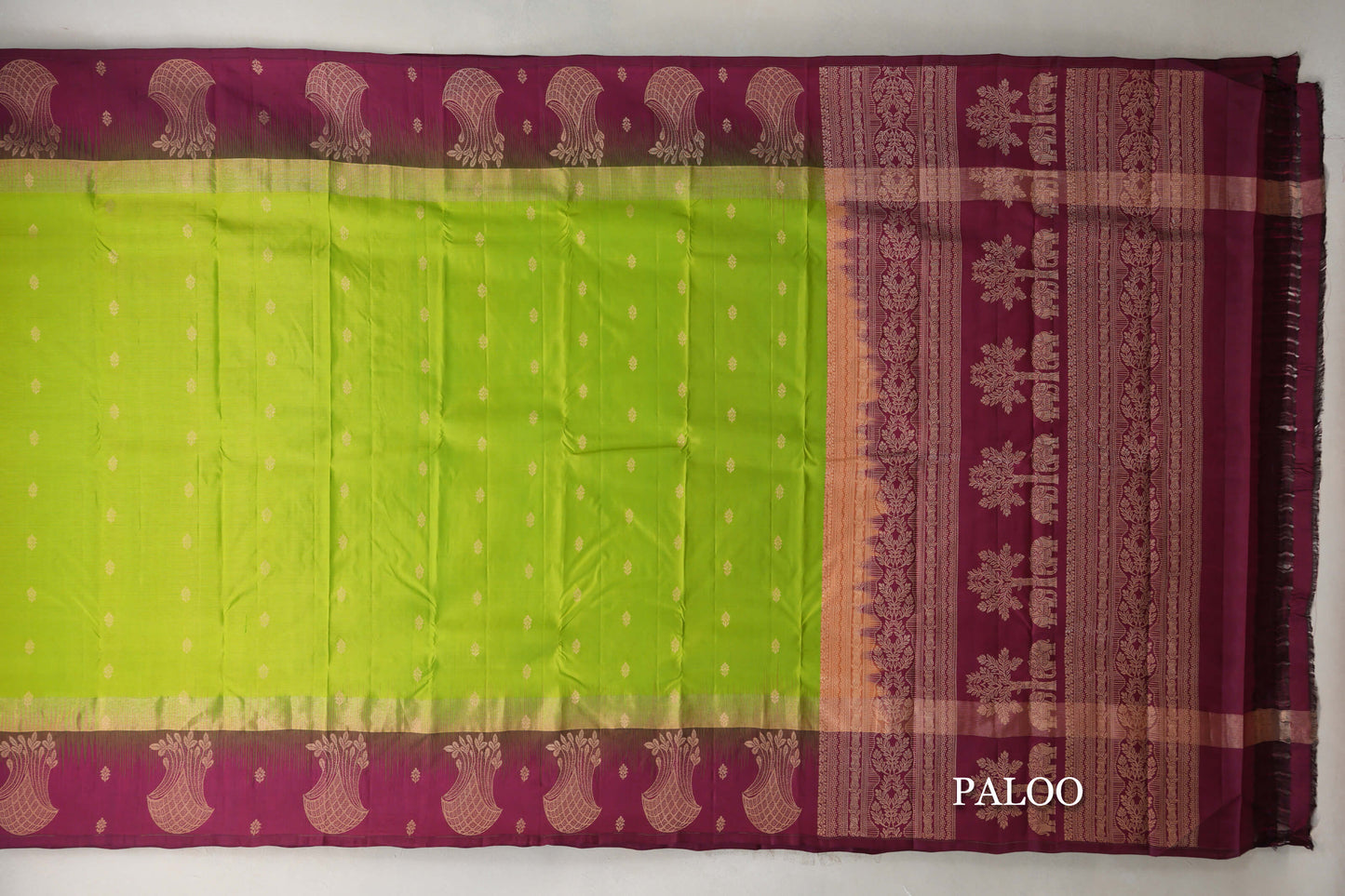 Parrot Green with Deep Magenta Borders Light Weight Kanjivaram Silk Saree paloo