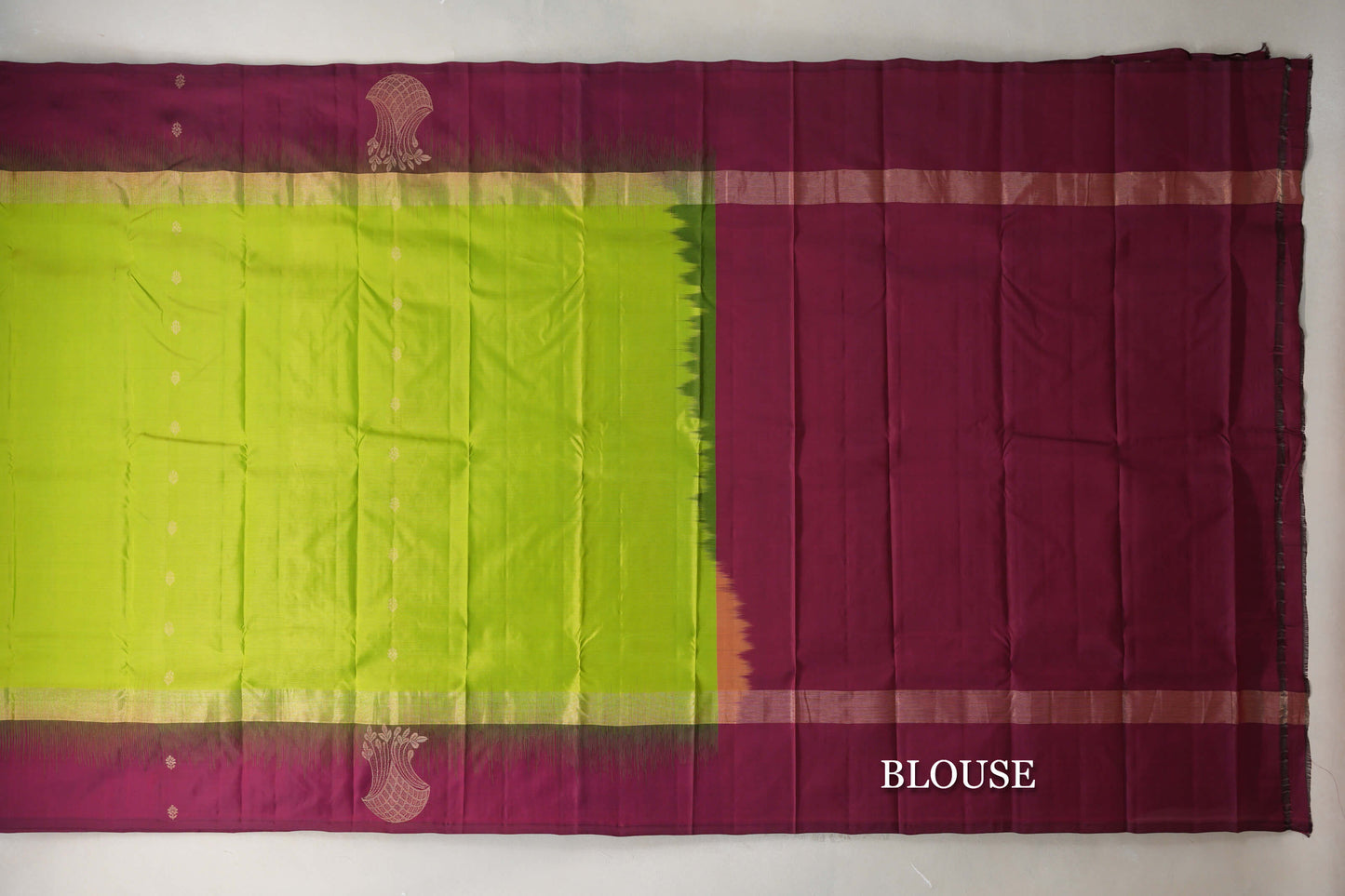Parrot Green with Deep Magenta Borders Light Weight Kanjivaram Silk Saree blouse