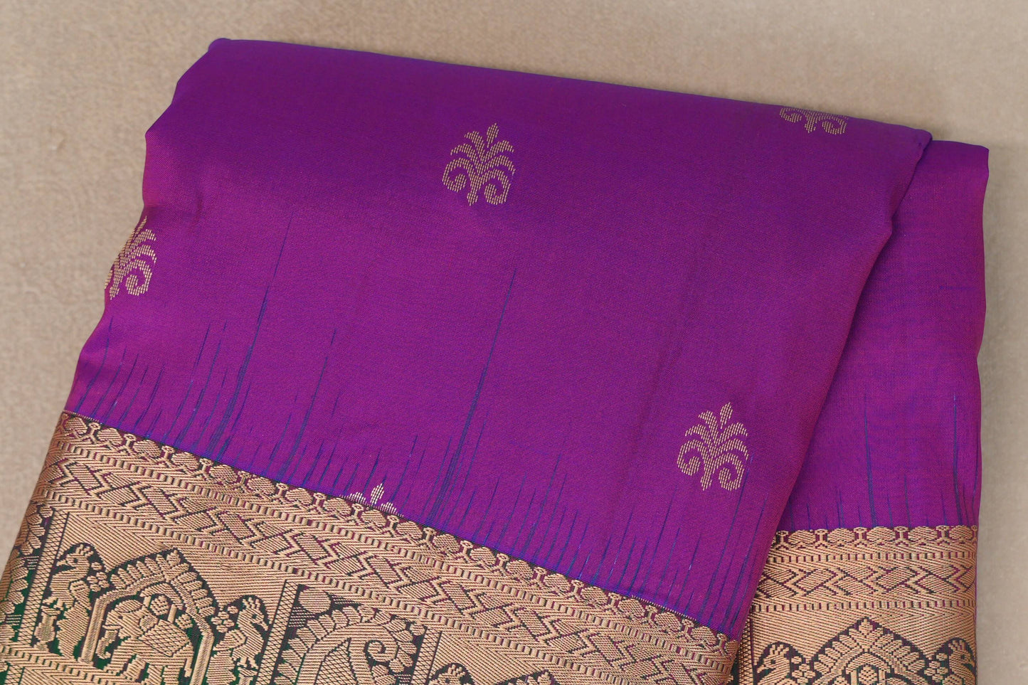 Dual Tone of Bright Magenta & Blue with Bottle Green Borders Light Weight Kanjivaram Silk Saree body