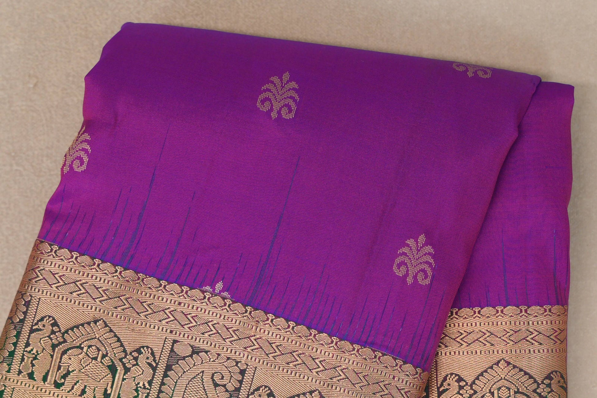 Dual Tone of Bright Magenta & Blue with Bottle Green Borders Light Weight Kanjivaram Silk Saree body