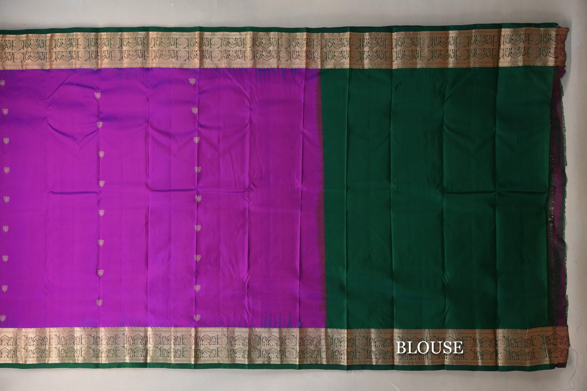 Dual Tone of Bright Magenta & Blue with Bottle Green Borders Light Weight Kanjivaram Silk Saree blouse