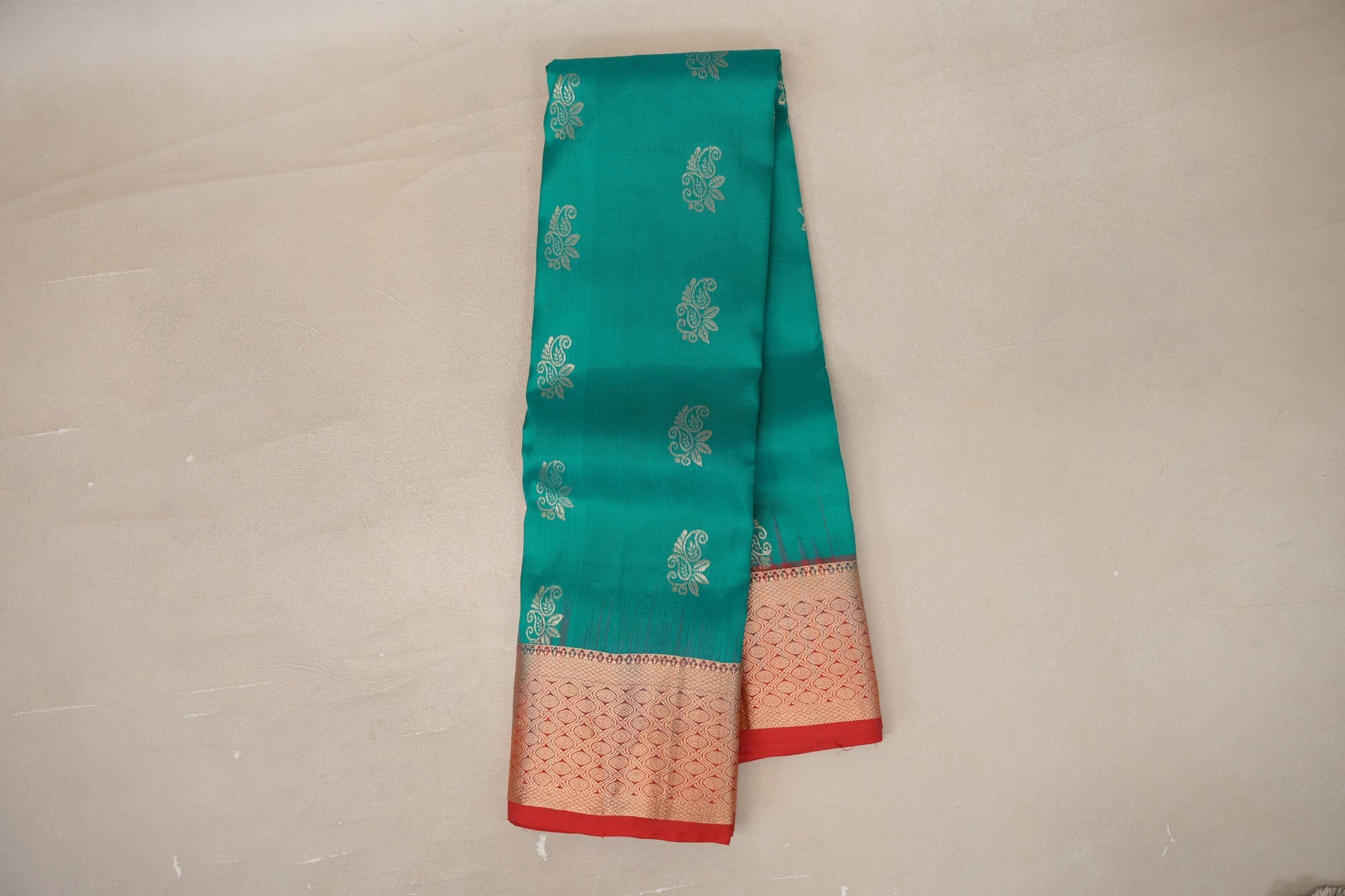 Online Rama Green with Bright Red Borders Light Weight Kanjivaram Silk Saree
