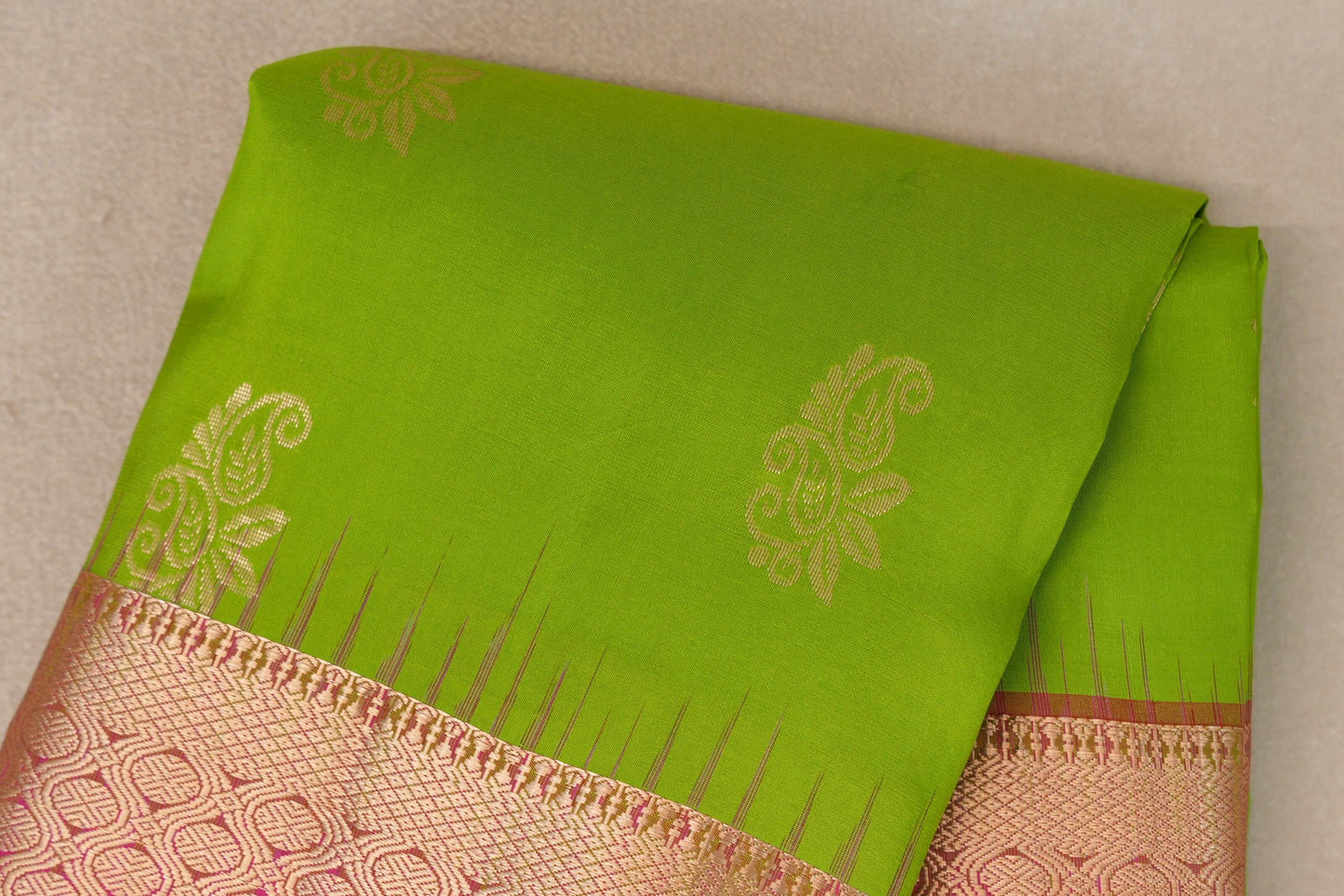 Parrot Green with Orangish Pink Borders Light Weight Kanjivaram Silk Saree body