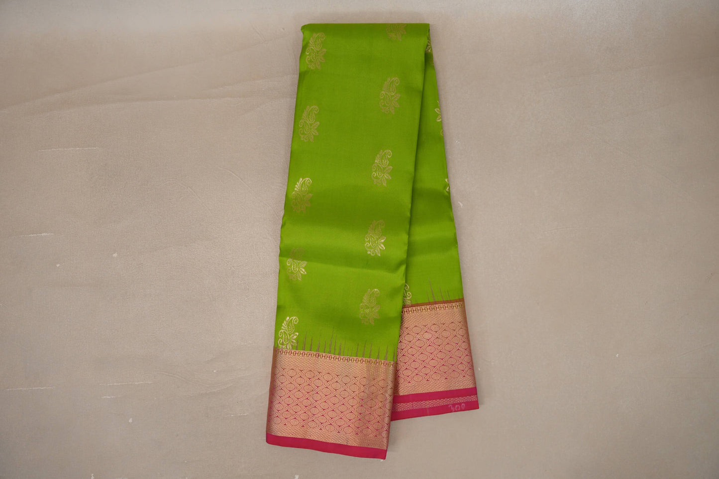 Online Parrot Green with Orangish Pink Borders Light Weight Kanjivaram Silk Saree