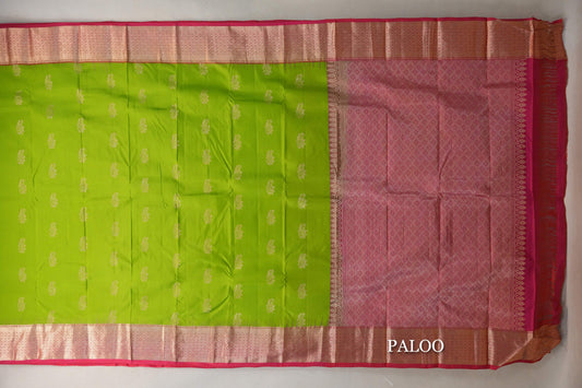 Parrot Green with Orangish Pink Borders Light Weight Kanjivaram Silk Saree paloo