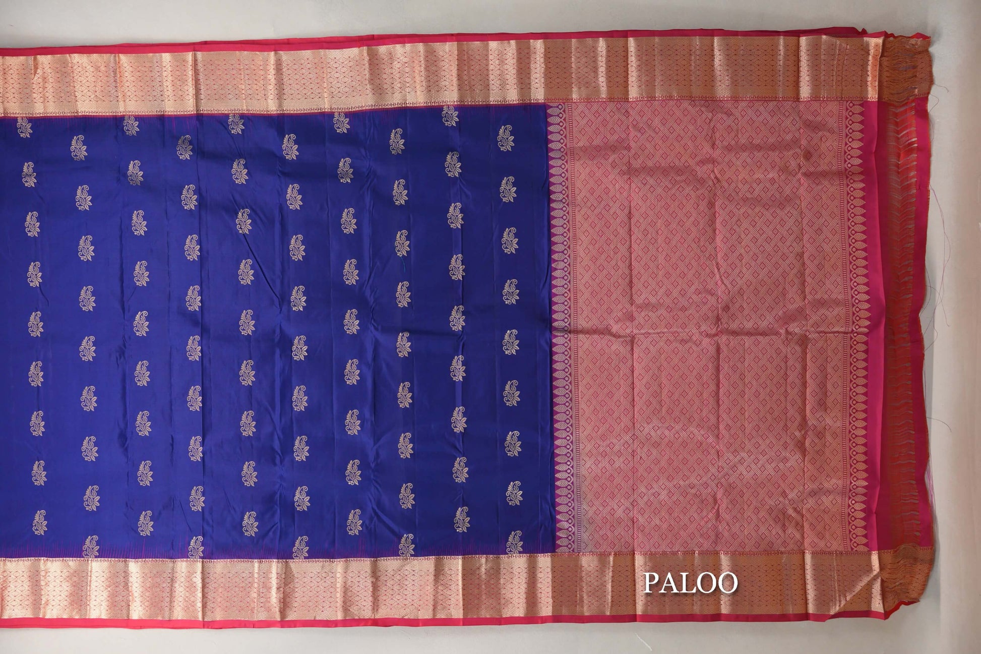 Deep Blue with Orangish Pink Borders Light Weight Kanjivaram Silk Saree paloo