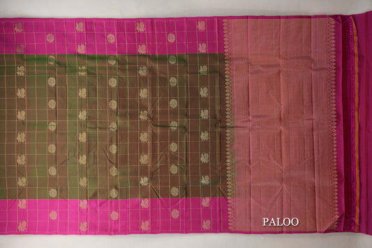 Dual Tone of Deep Maroon & Green with Bright Pink Borders Light Weight Kanjivaram Silk Saree paloo