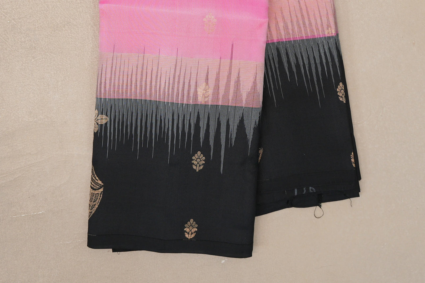 Bright Rose Pink Light Weight Kanjivaram Silk Saree border