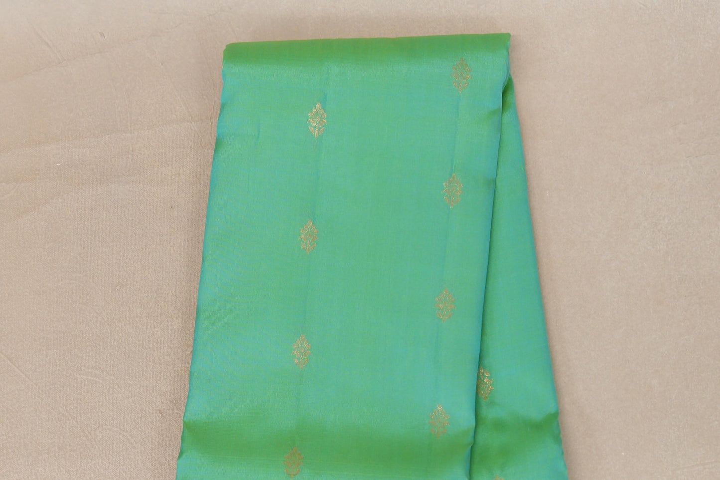 Dual Tone of Aqua Blue & Parrot Green with Bright Pink Borders Light Weight Kanjivaram Silk Saree body