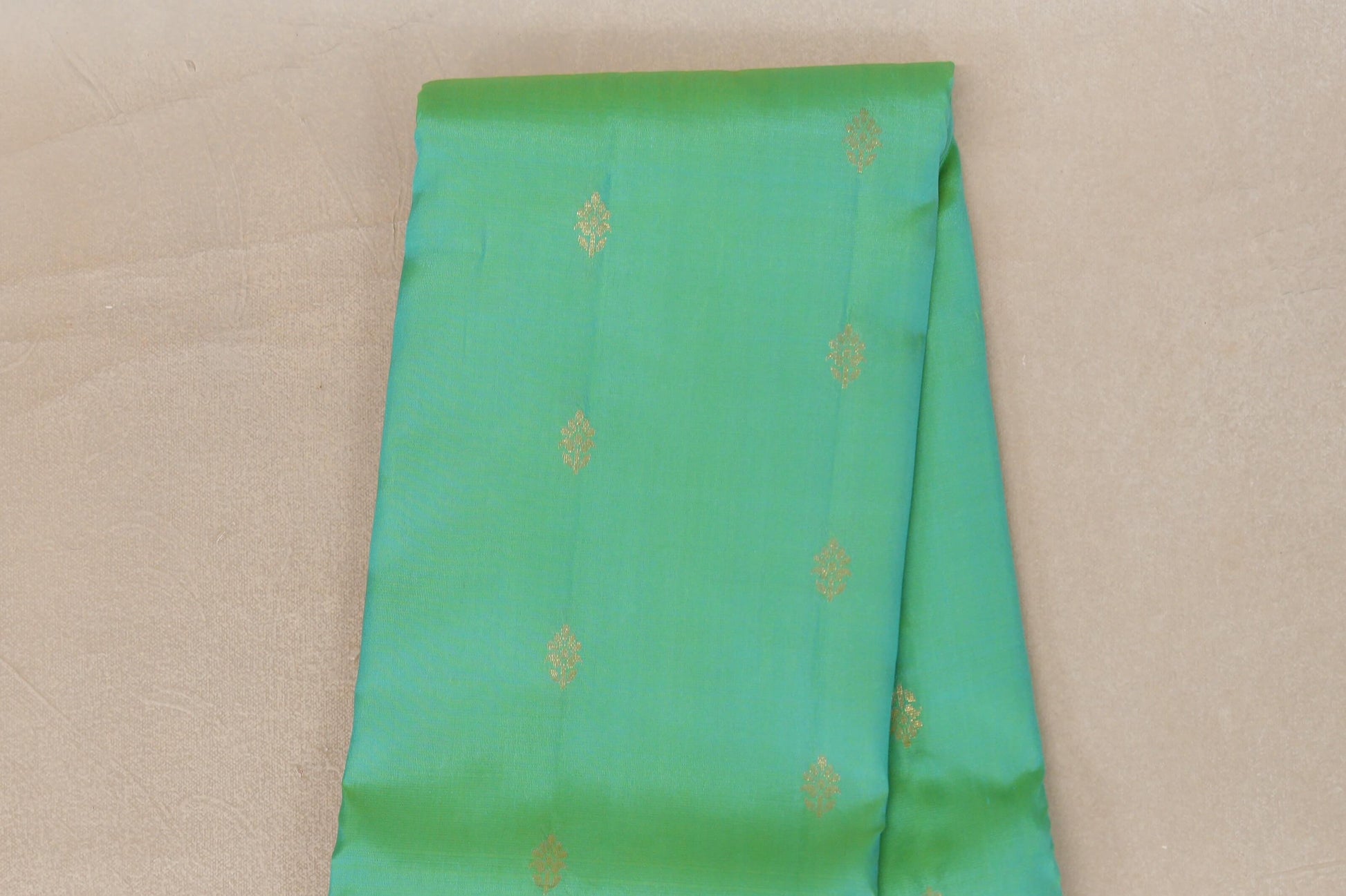 Dual Tone of Aqua Blue & Parrot Green with Bright Pink Borders Light Weight Kanjivaram Silk Saree body