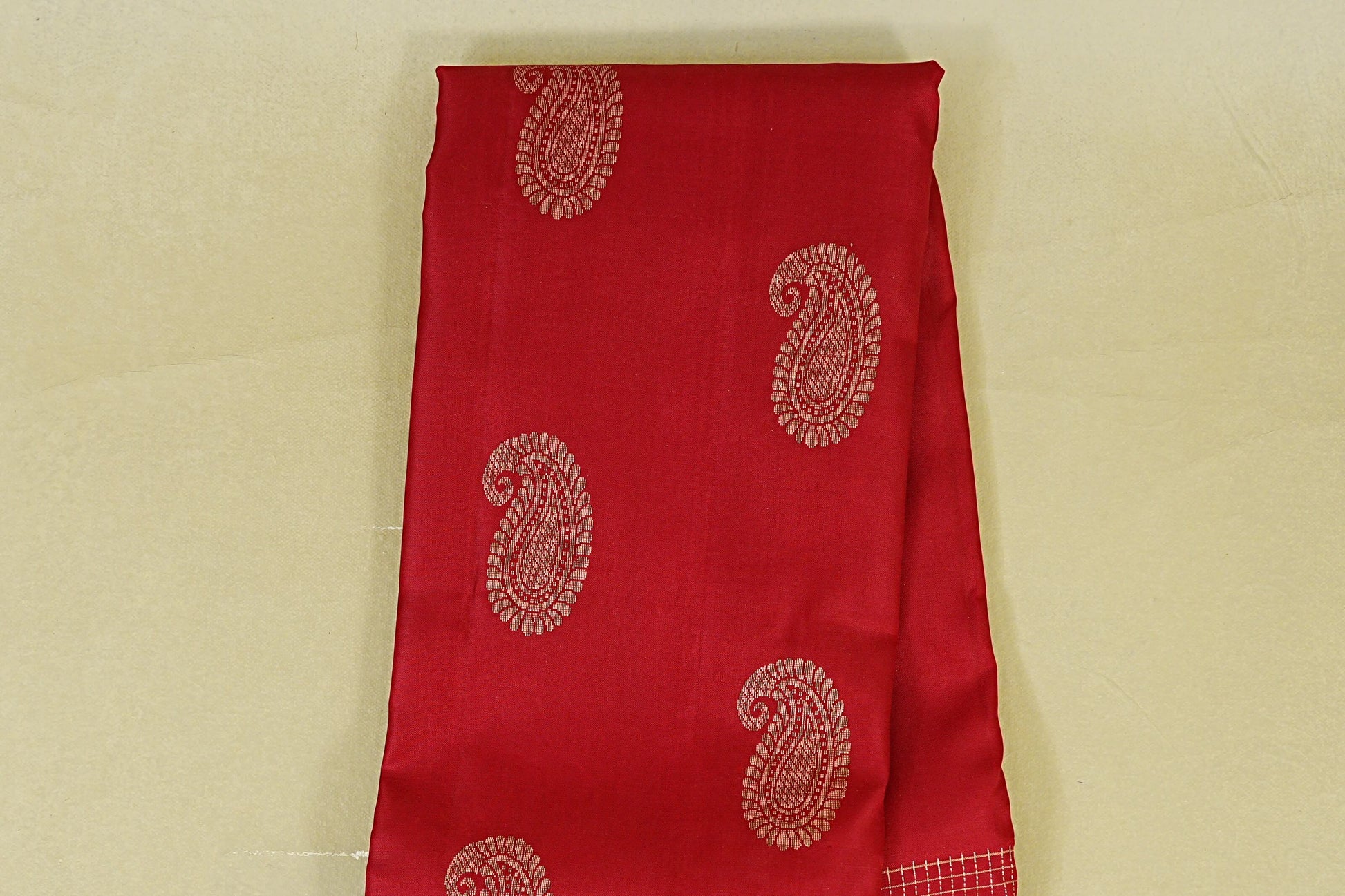 Deep Red Light Weight Kanchipuram Silk Saree body