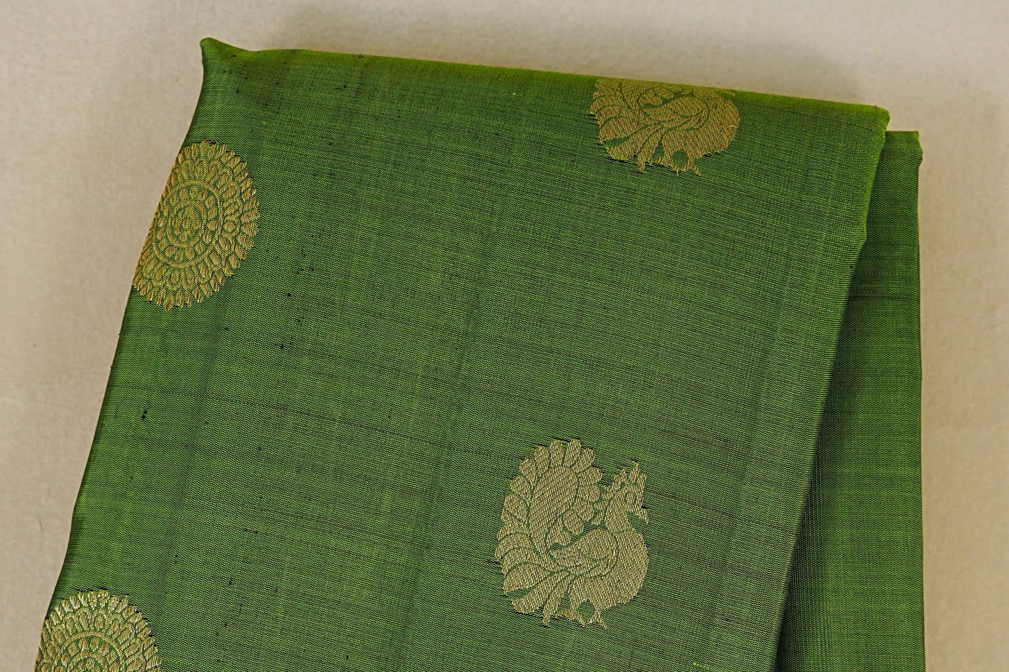 Parrot Green Vintage Kanjivaram Silk Saree body zoom