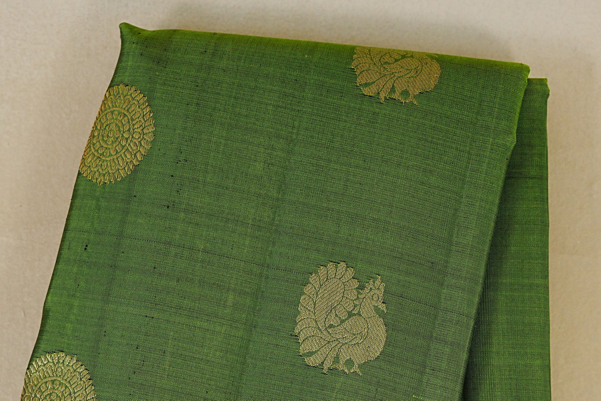 Parrot Green Vintage Kanjivaram Silk Saree body zoom