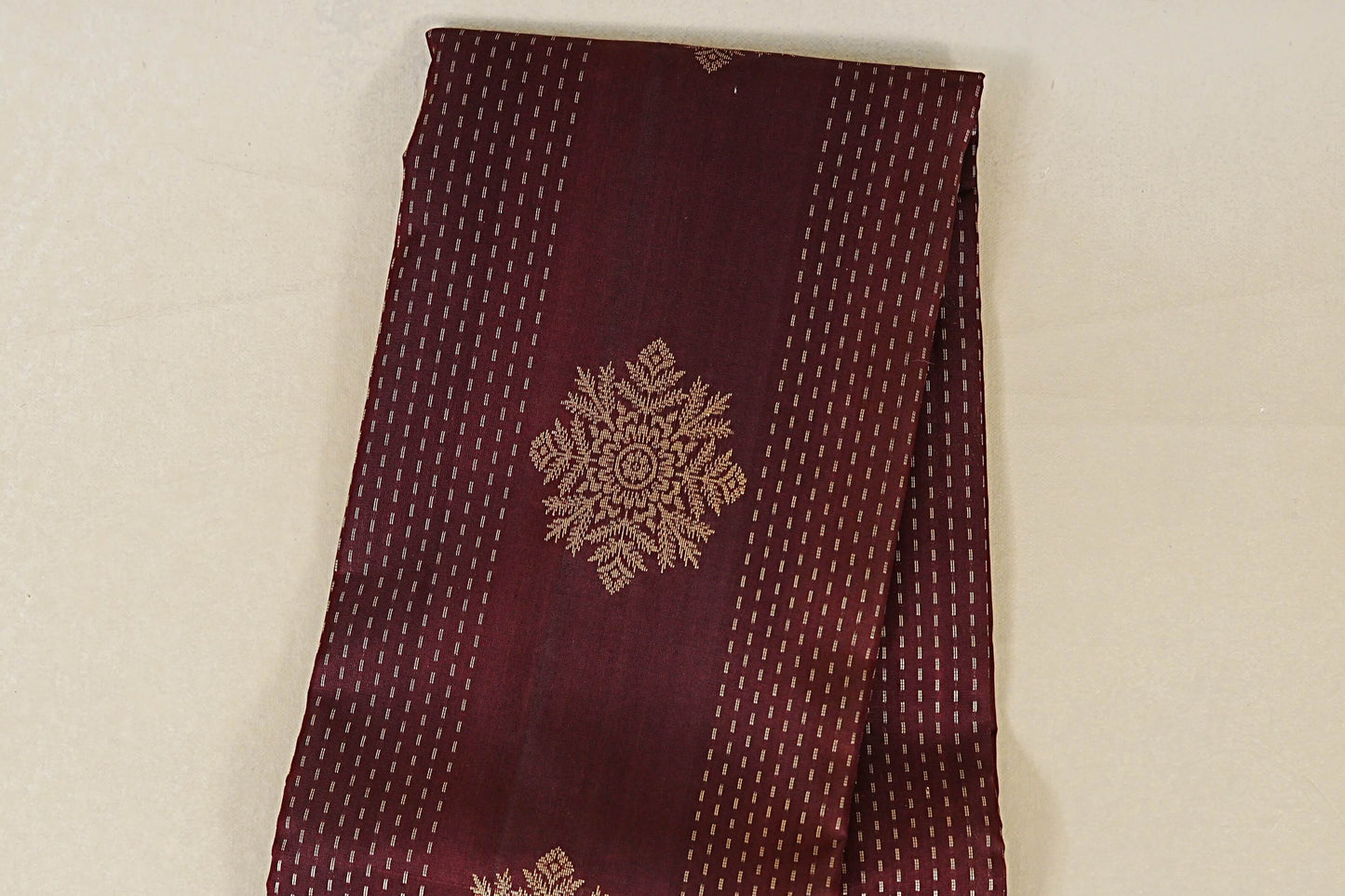 Brownish Maroon Light Weight Kanchipuram Silk Saree body zoom