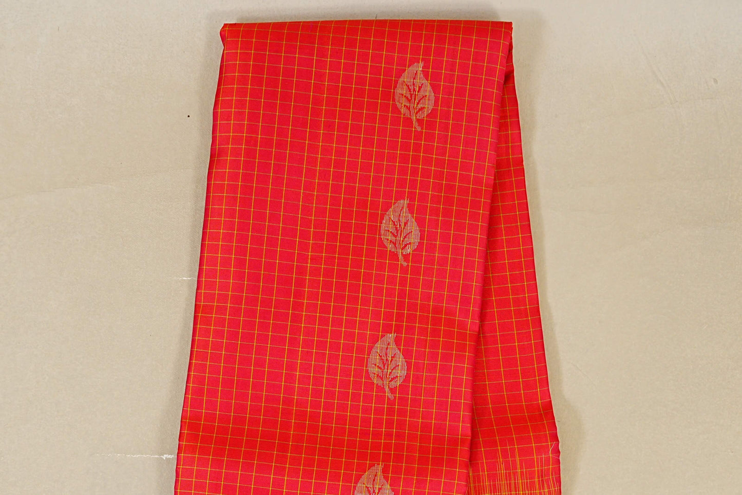 Reddish Pink with Parrot Green Borders Light Weight Kanchipuram Silk Saree  body zoom