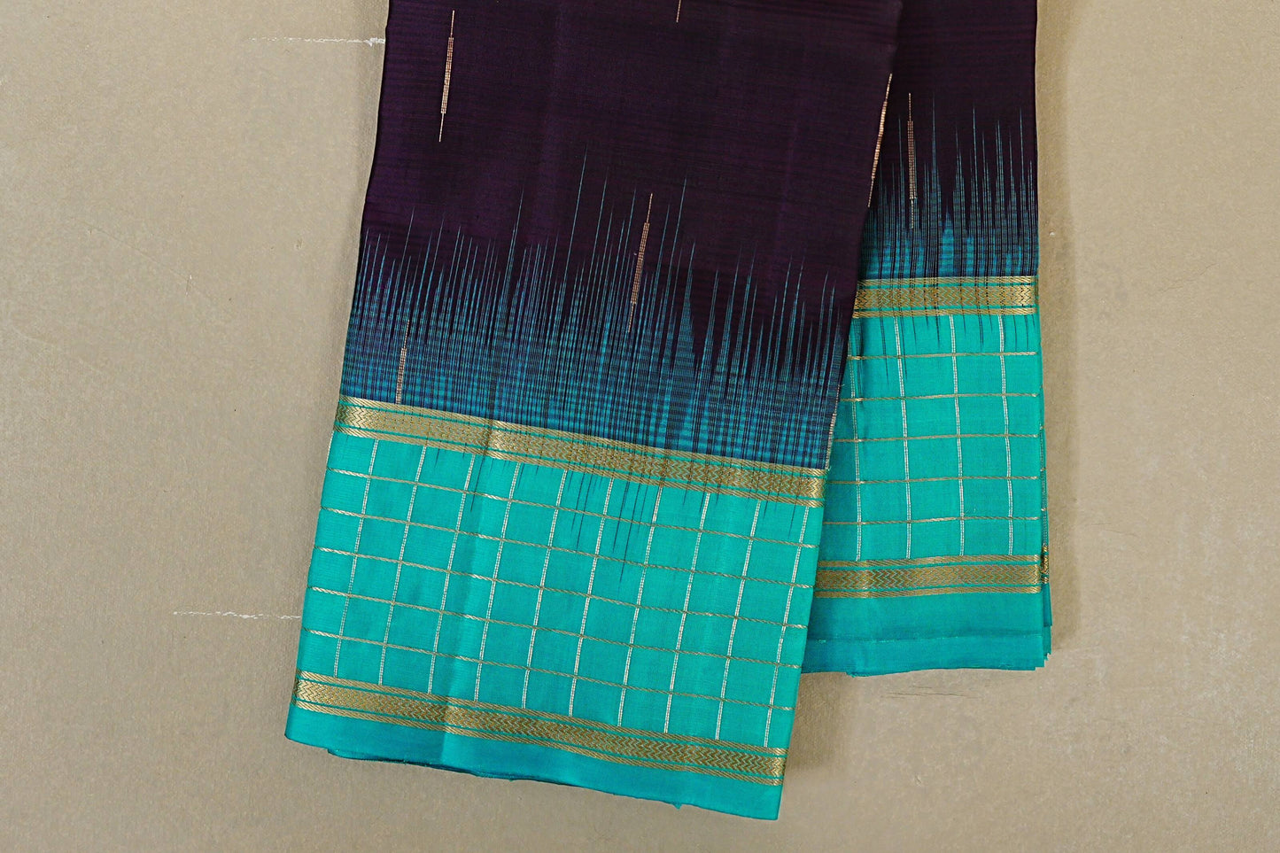 Deep Purple Light Weight Kanchipuram Silk Saree border zoom