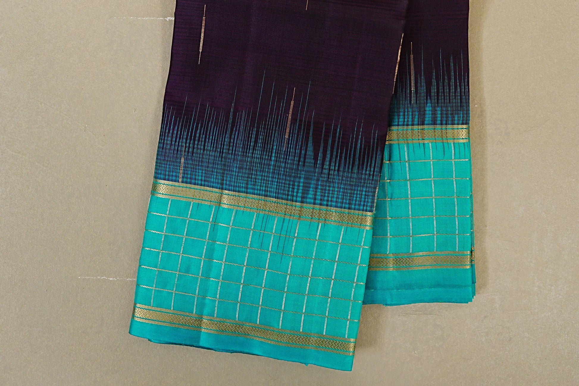 Deep Purple Light Weight Kanchipuram Silk Saree border zoom