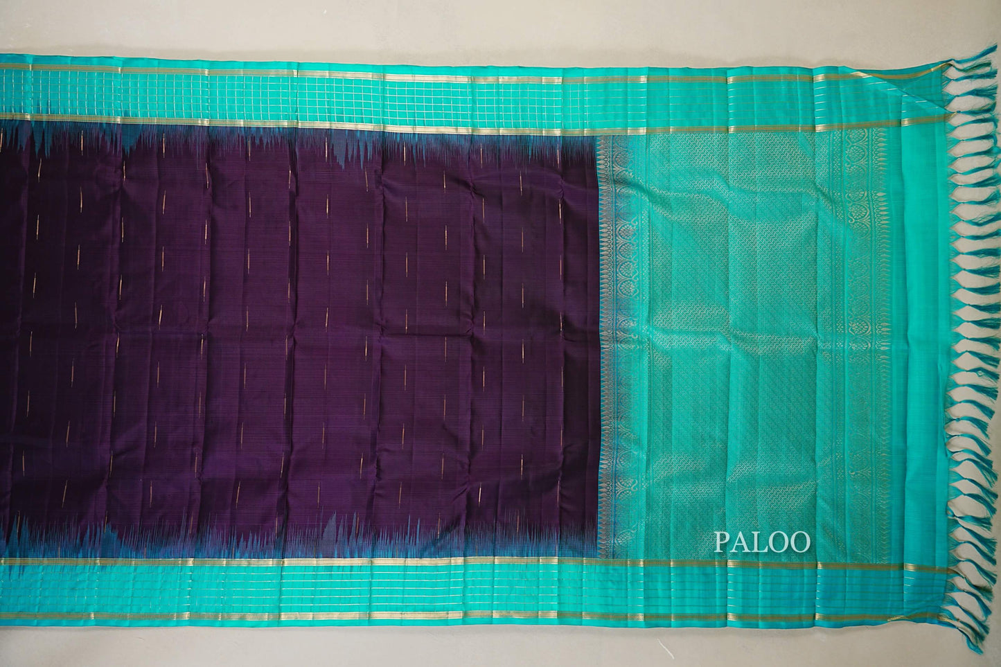Deep Purple with Greenish Blue Borders Light Weight Kanchipuram Silk Saree paloo