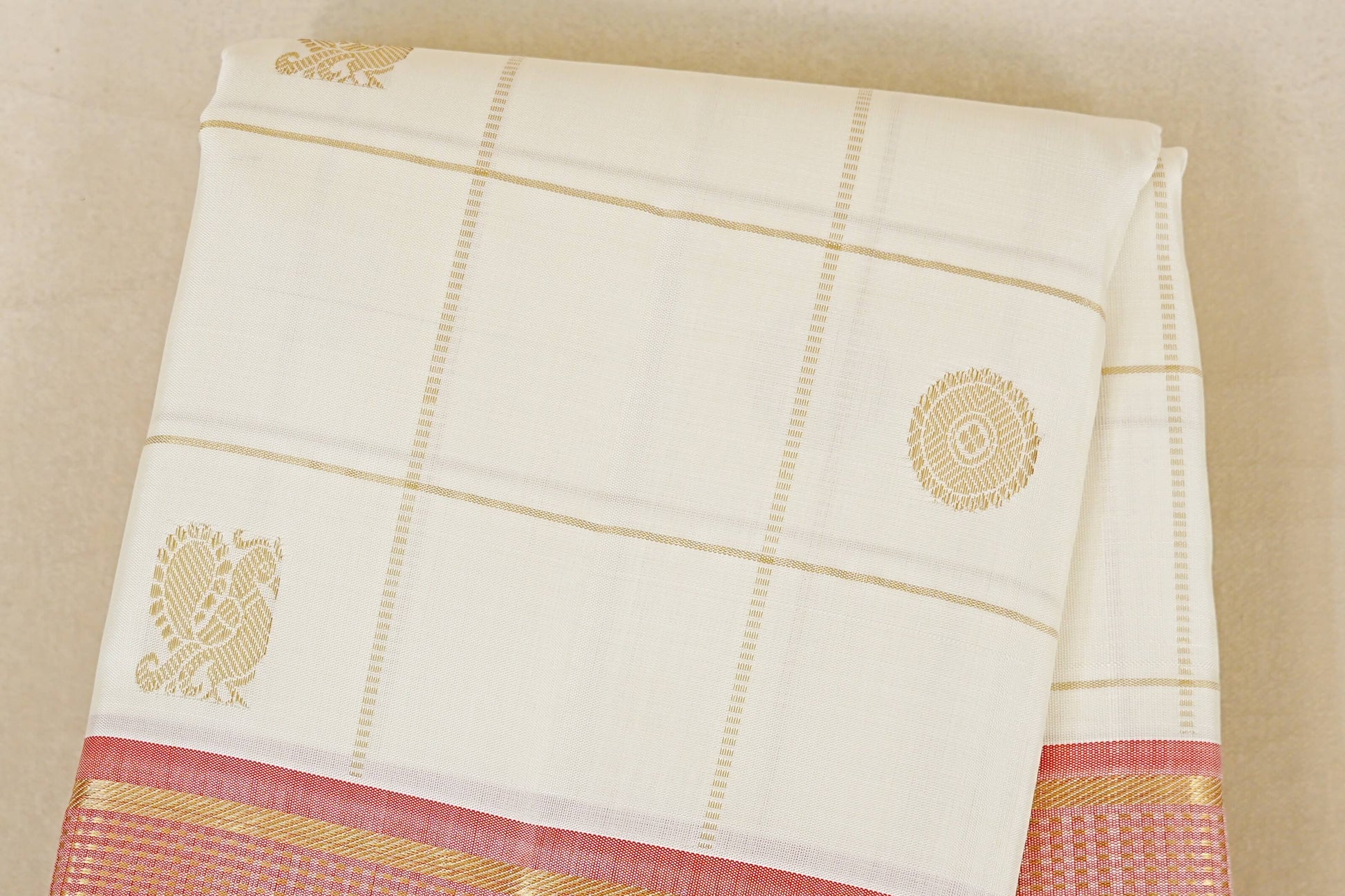 Off White with Peach Pink Borders Vintage Kanjivaram Silk Saree body zoom