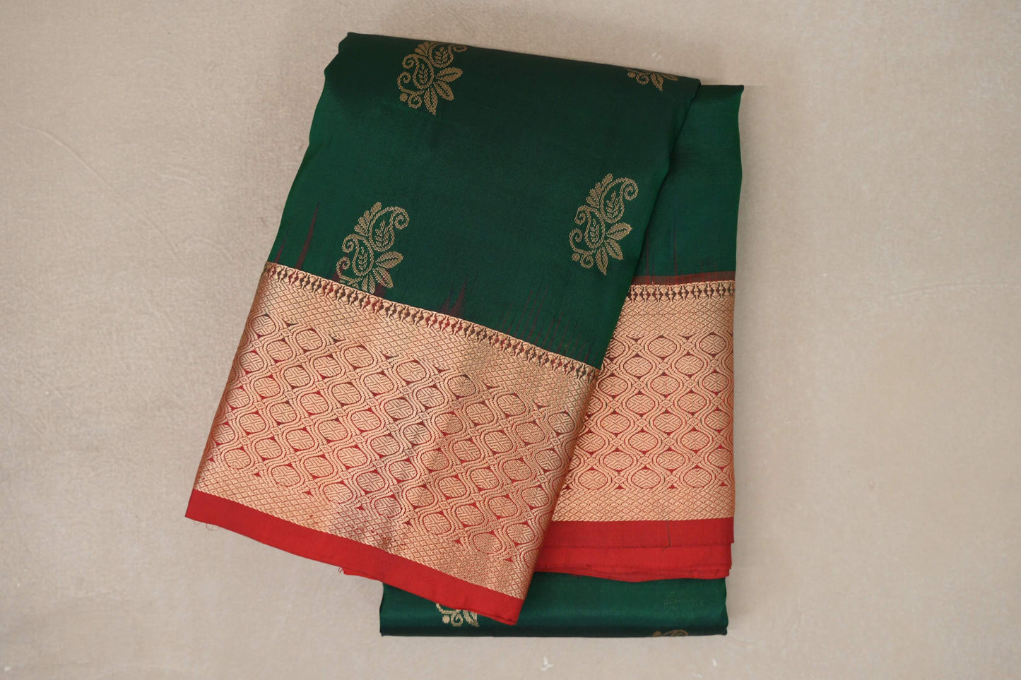 Deep bottle green with Bright Red borders Light Weight Kanjivaram Silk Saree