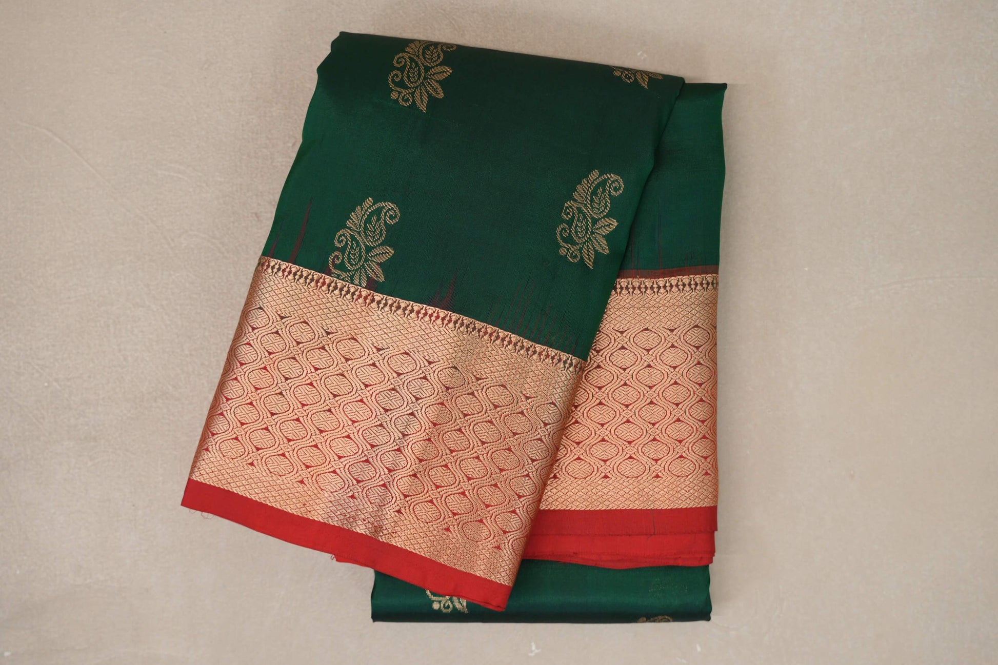 Deep bottle green with Bright Red borders Light Weight Kanjivaram Silk Saree