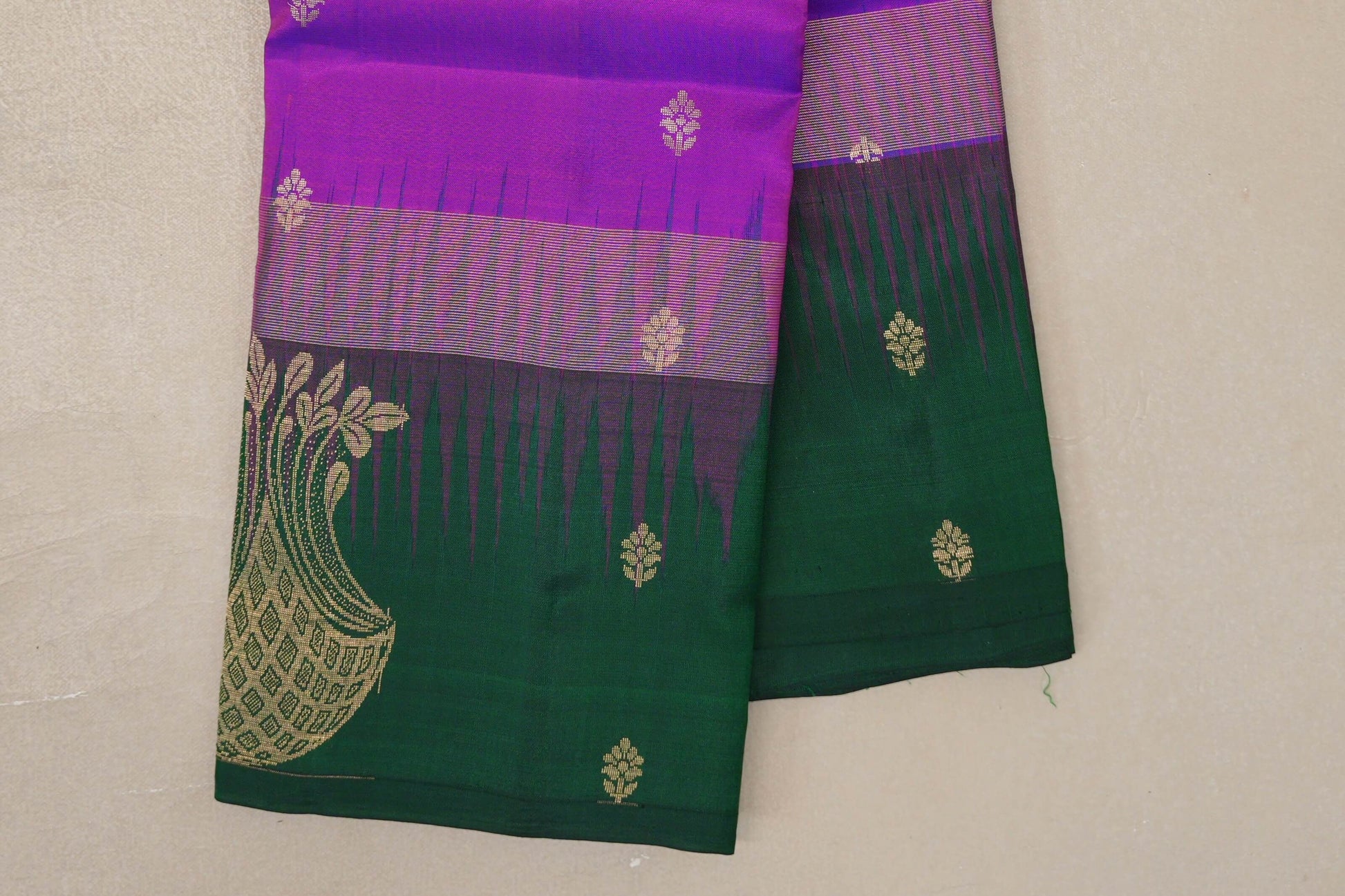 Dual Tone of Bright Magenta & Blue with bottle green borders Light Weight Kanjivaram Silk Saree border