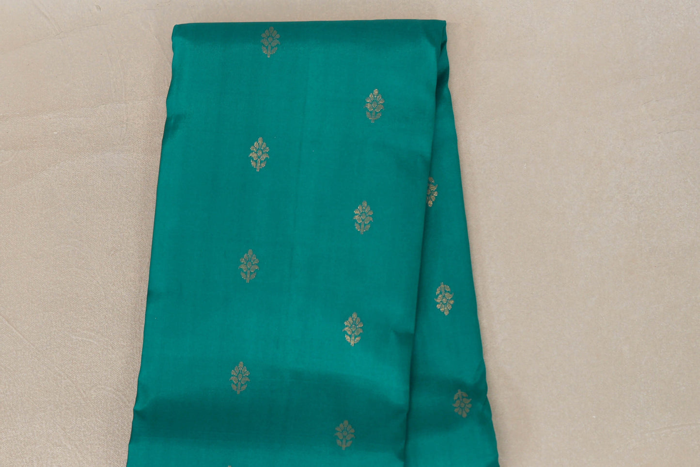 Peacock green with Deep Blue borders Light Weight Kanchipuram Silk Saree body