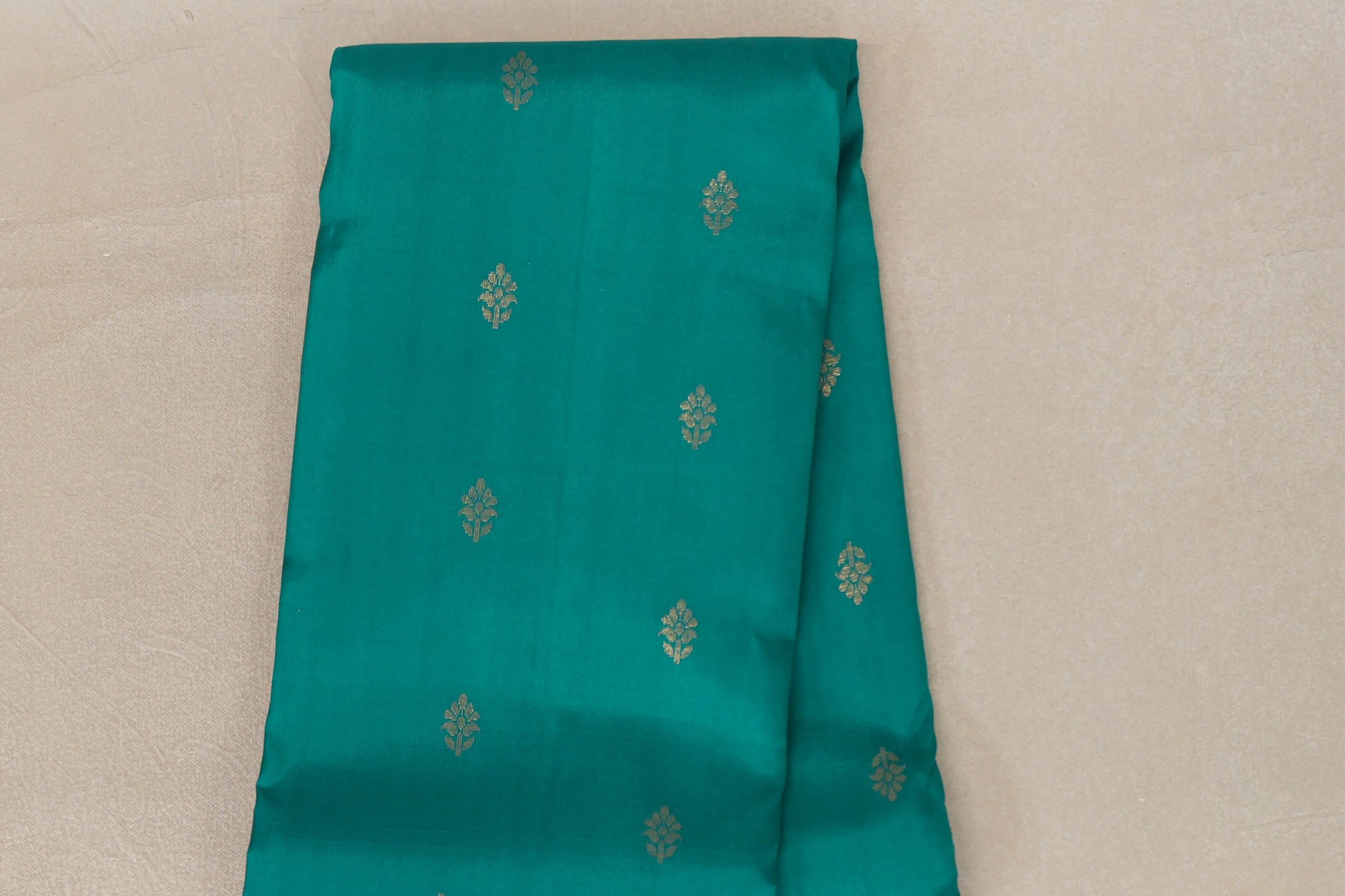 Peacock green with Deep Blue borders Light Weight Kanchipuram Silk Saree body