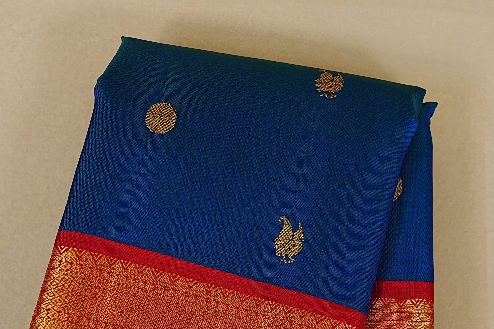 Peacock Blue Vintage Kanjivaram Silk Saree body zoom