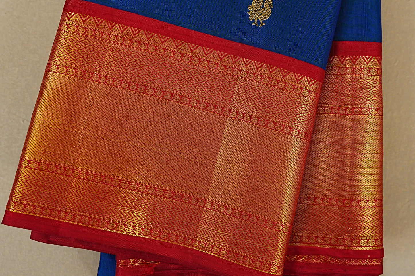 Peacock Blue Vintage Kanjivaram Silk Saree  borders zoom