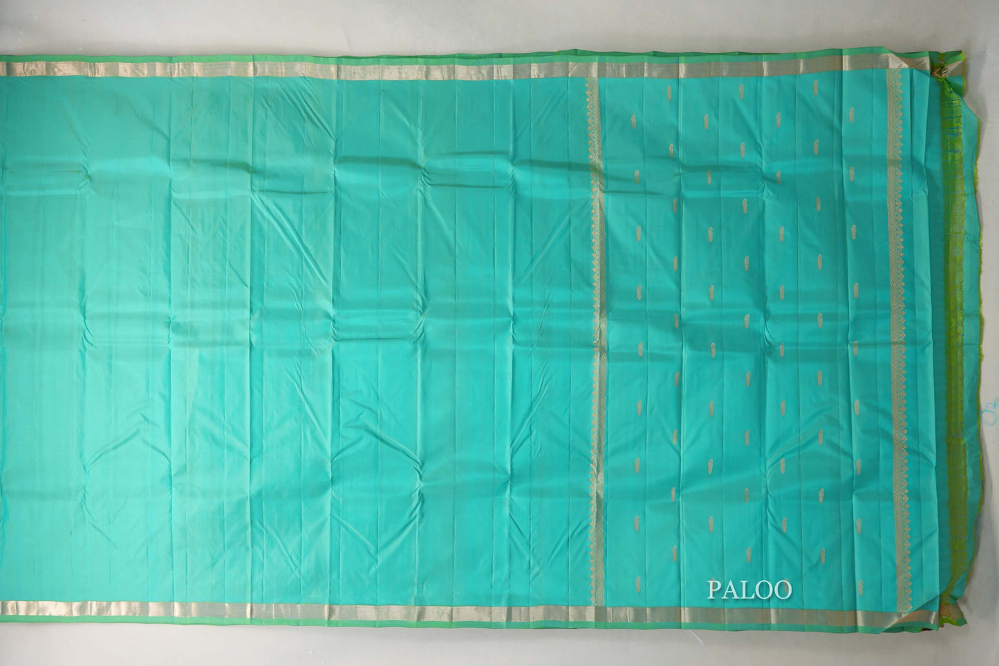 Dual Tone of Green and Blue Light Weight Kanchipuram Silk Saree by Shreenivas Silks paloo