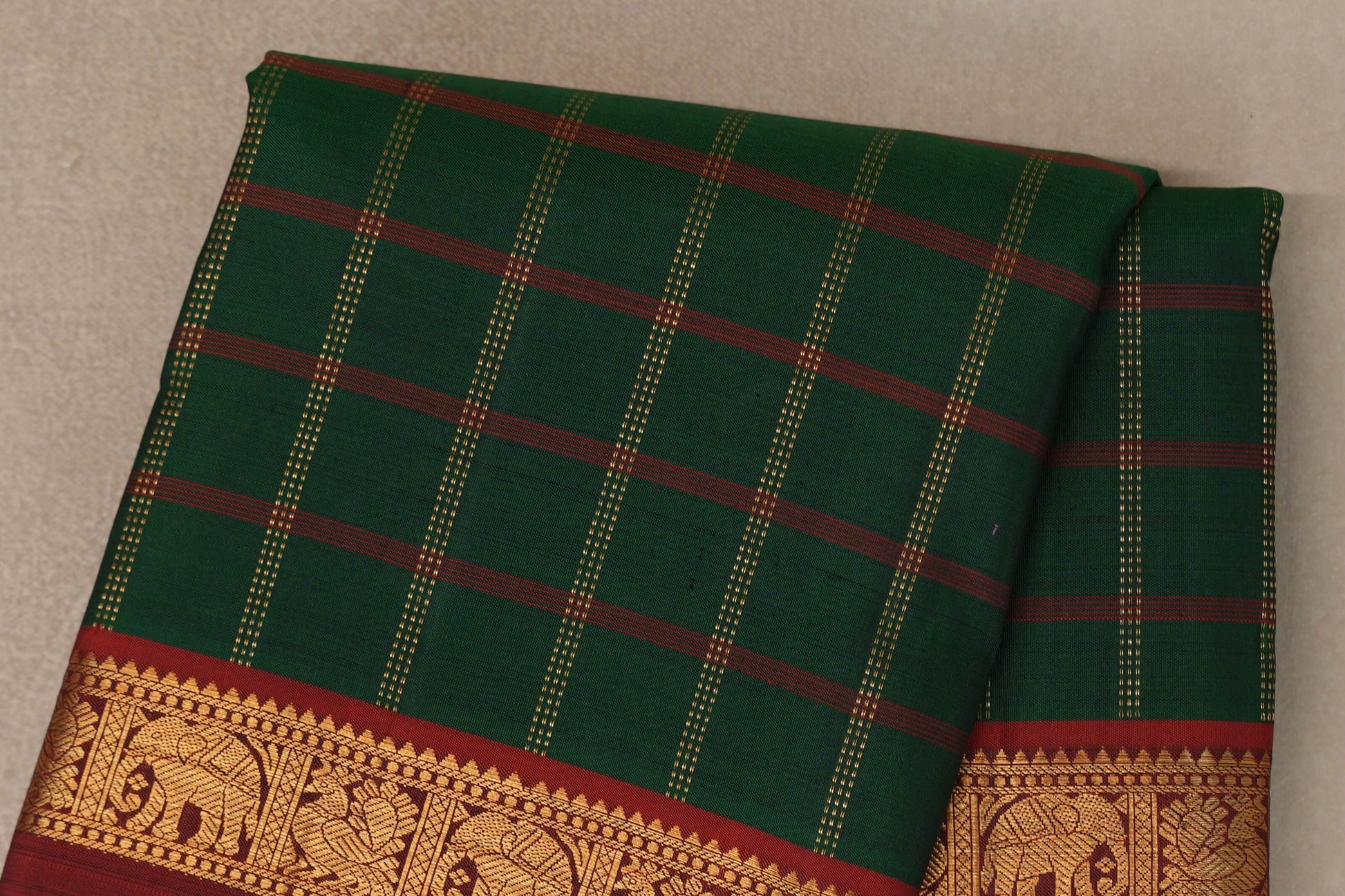 Deep Bottle Green with Reddish Maroon Rettai Pettu Borders Vintage Kanjivaram Silk Saree body