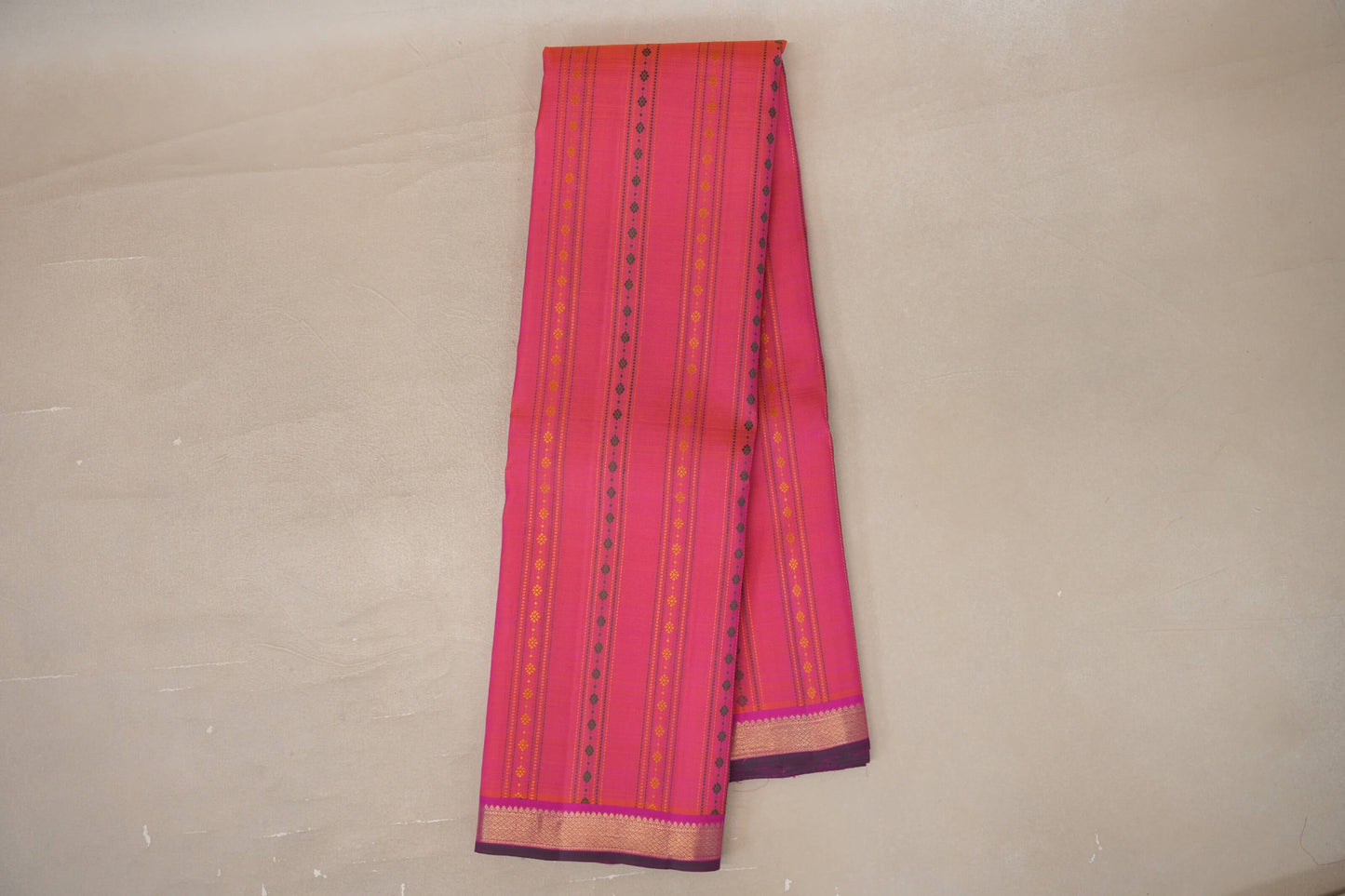 Online Dual Tone of Orange & Pink with Magenta with Dark Bottle Green Selvedge Borders Vintage Kanjivaram Silk Saree