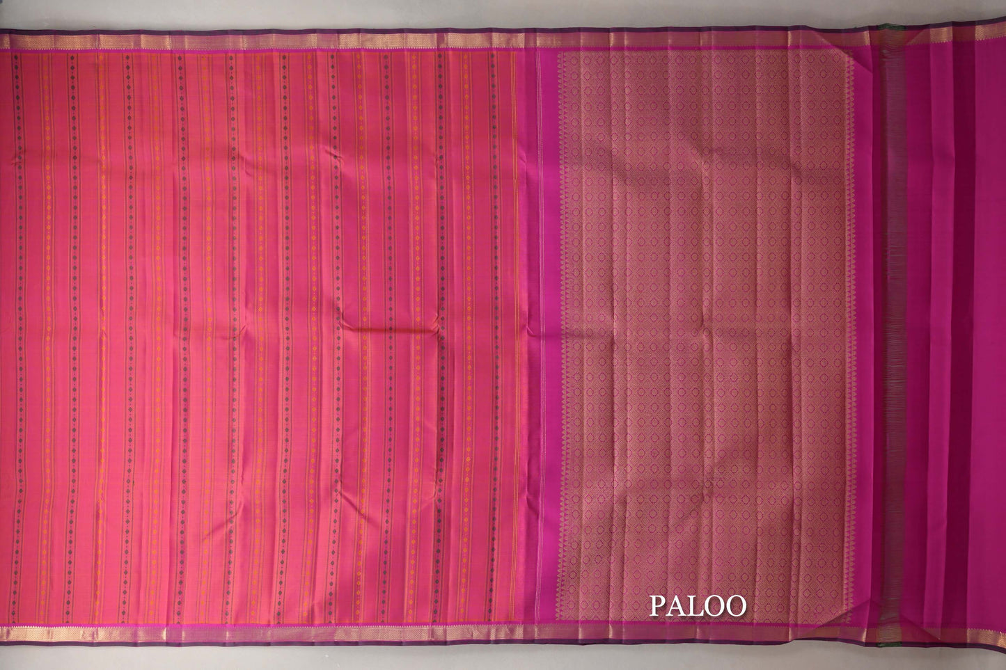 Dual Tone of Orange & Pink with Magenta with Dark Bottle Green Selvedge Borders Vintage Kanjivaram Silk Saree paloo