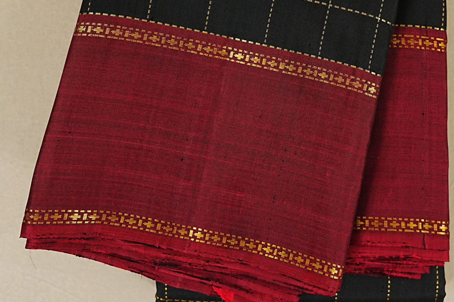 Black with Maroon Borders Vintage Kanjivaram Silk Saree  border zoom