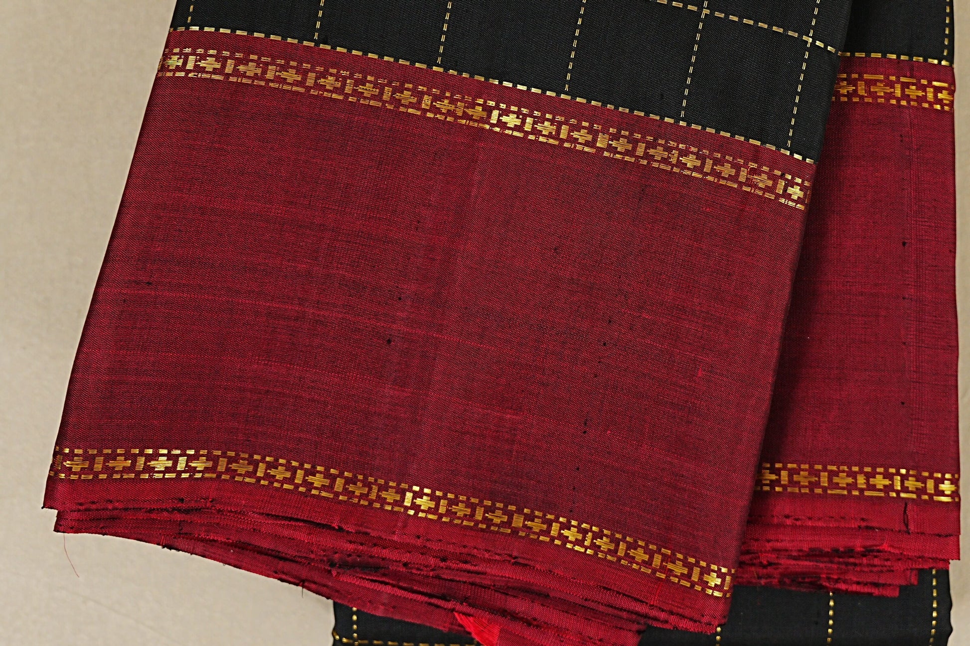 Black with Maroon Borders Vintage Kanjivaram Silk Saree  border zoom