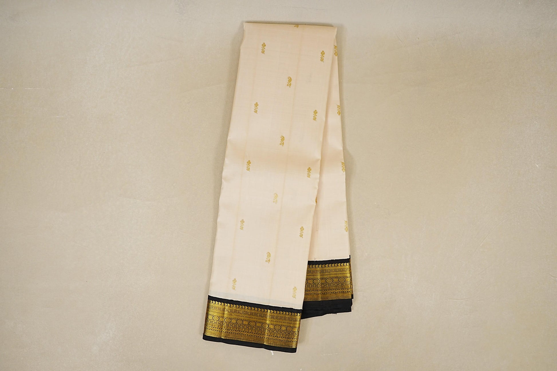 Cream with Black Borders Vintage Kanjivaram Silk Saree online