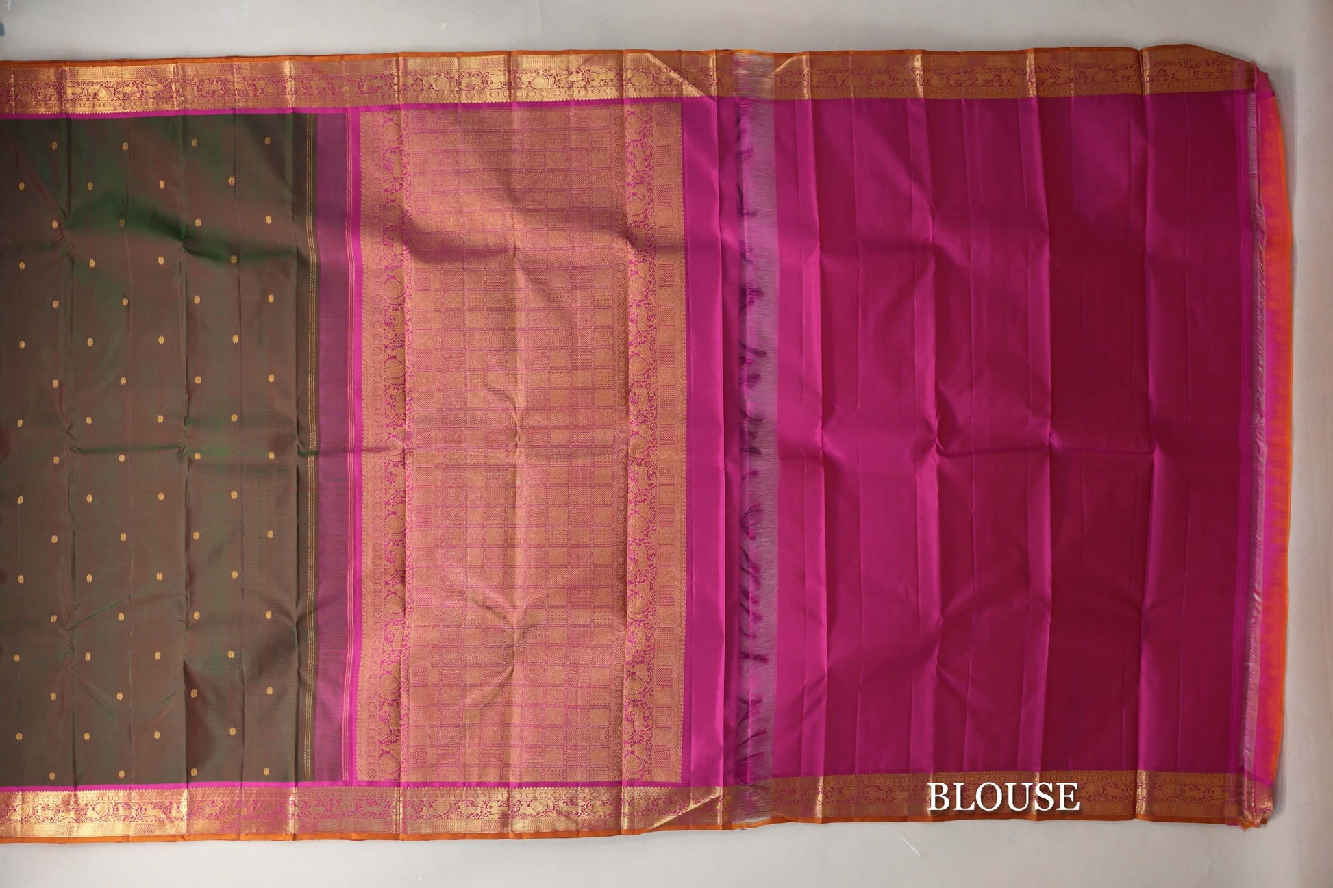 Dual Tone of Bottle Green & Maroon Vintage Kanjivaram Silk Saree blouse