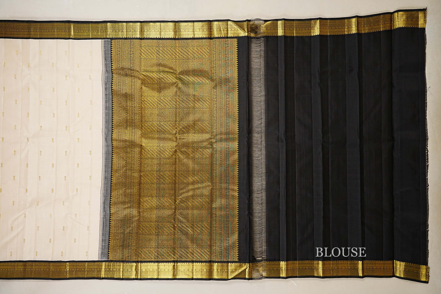 Cream with Black Borders Vintage Kanjivaram Silk Saree blouse