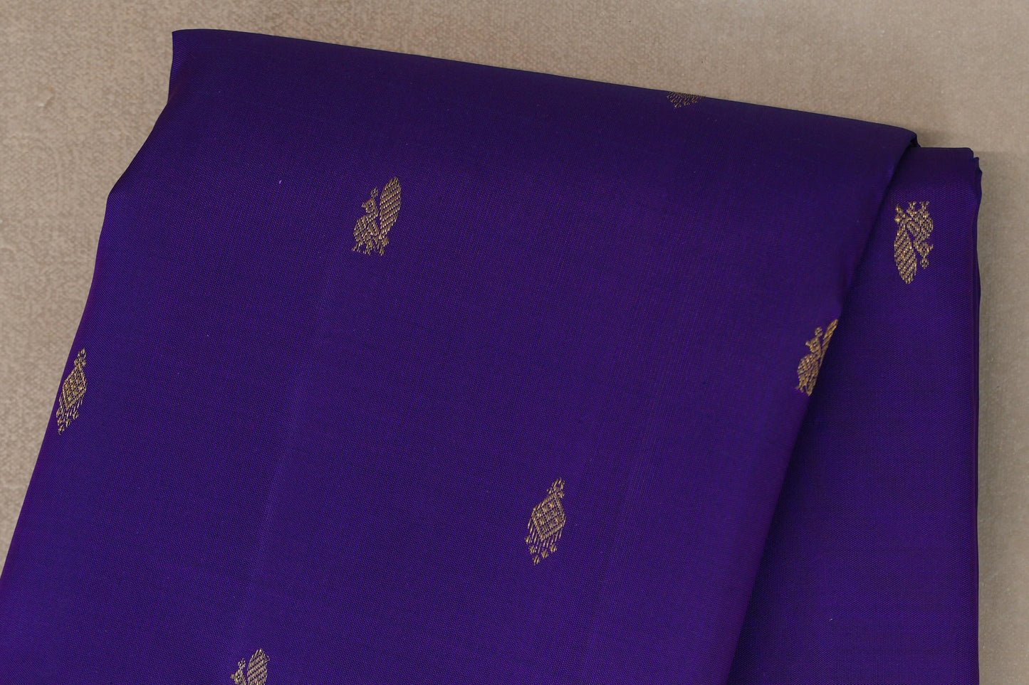 Indigo Violet with Dual Tone of Violet & Orange with Copper Orange Selvedge Vintage Kanjivaram Silk Saree body