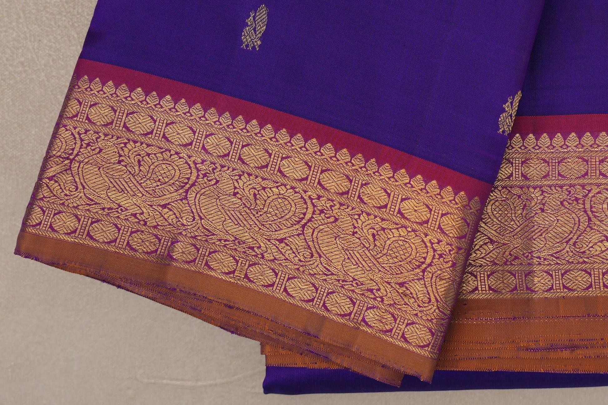 Indigo Violet with Dual Tone of Violet & Orange Vintage Kanjivaram Silk Saree border