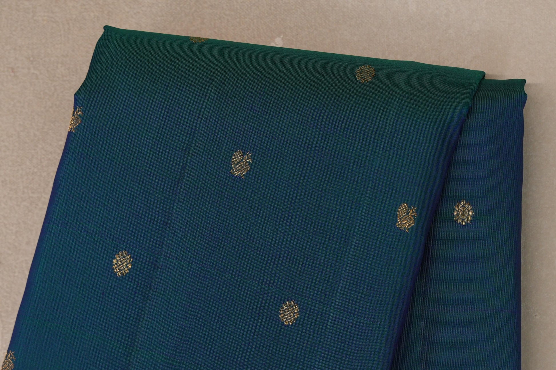 Dual Tone of  Green & Blue Vintage Kanjivaram Silk Saree body
