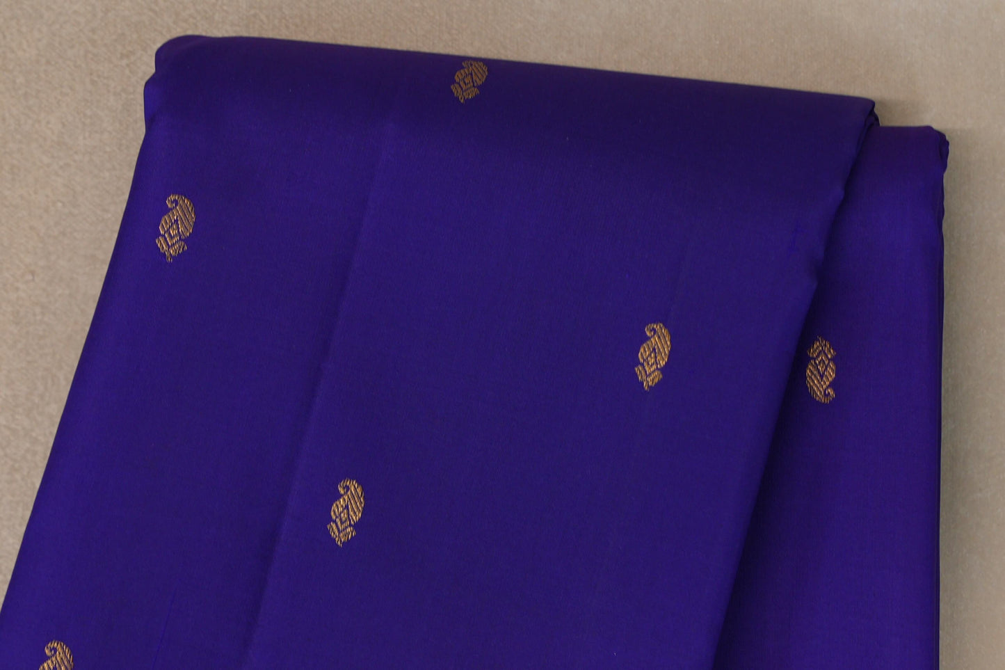 Deep Blue with Peacock Green Borders Vintage Kanjivaram Silk Saree body